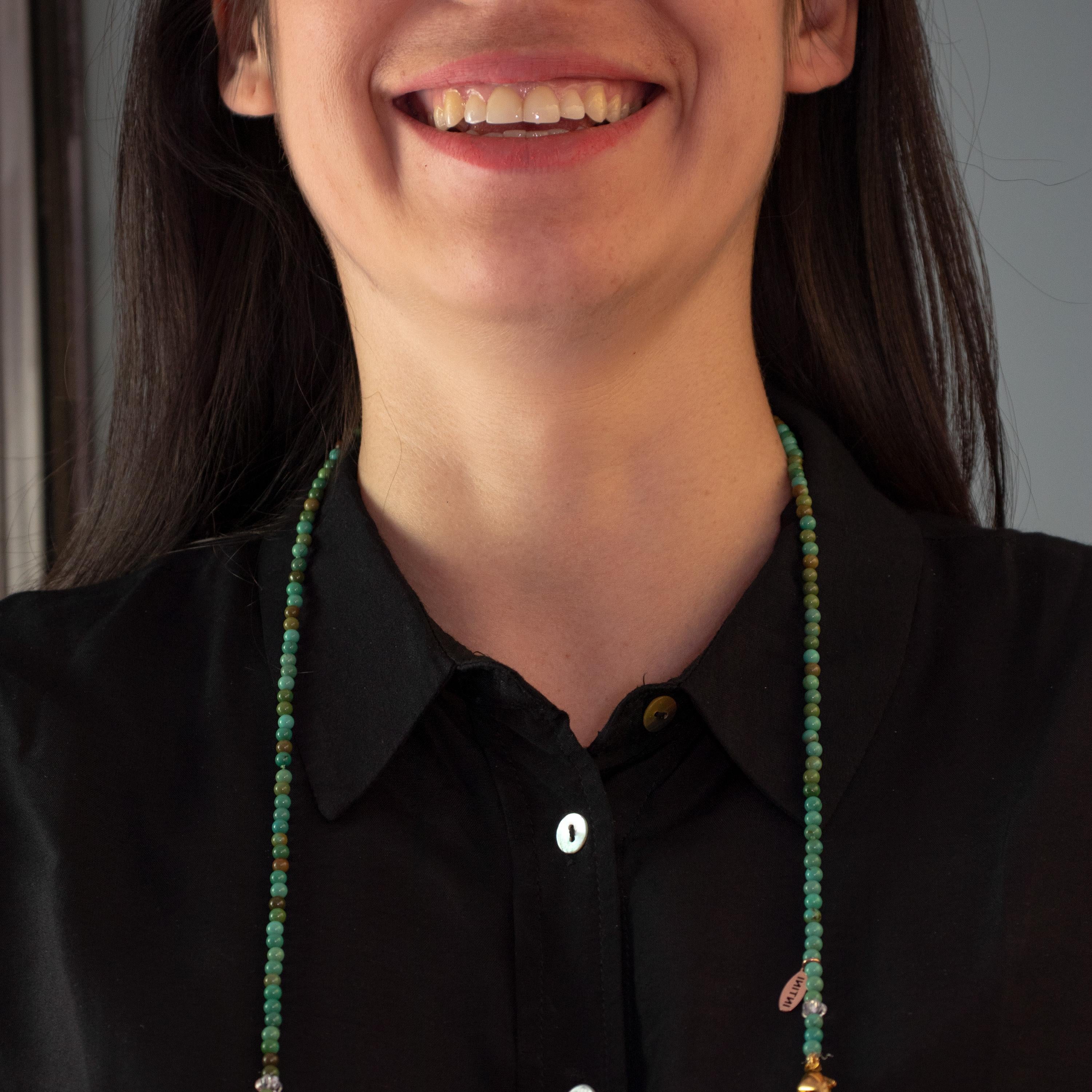 Taille ronde Intini Jewels Collier ras de cou masque en perles turquoise avec lanières et masque, fait à la main en vente