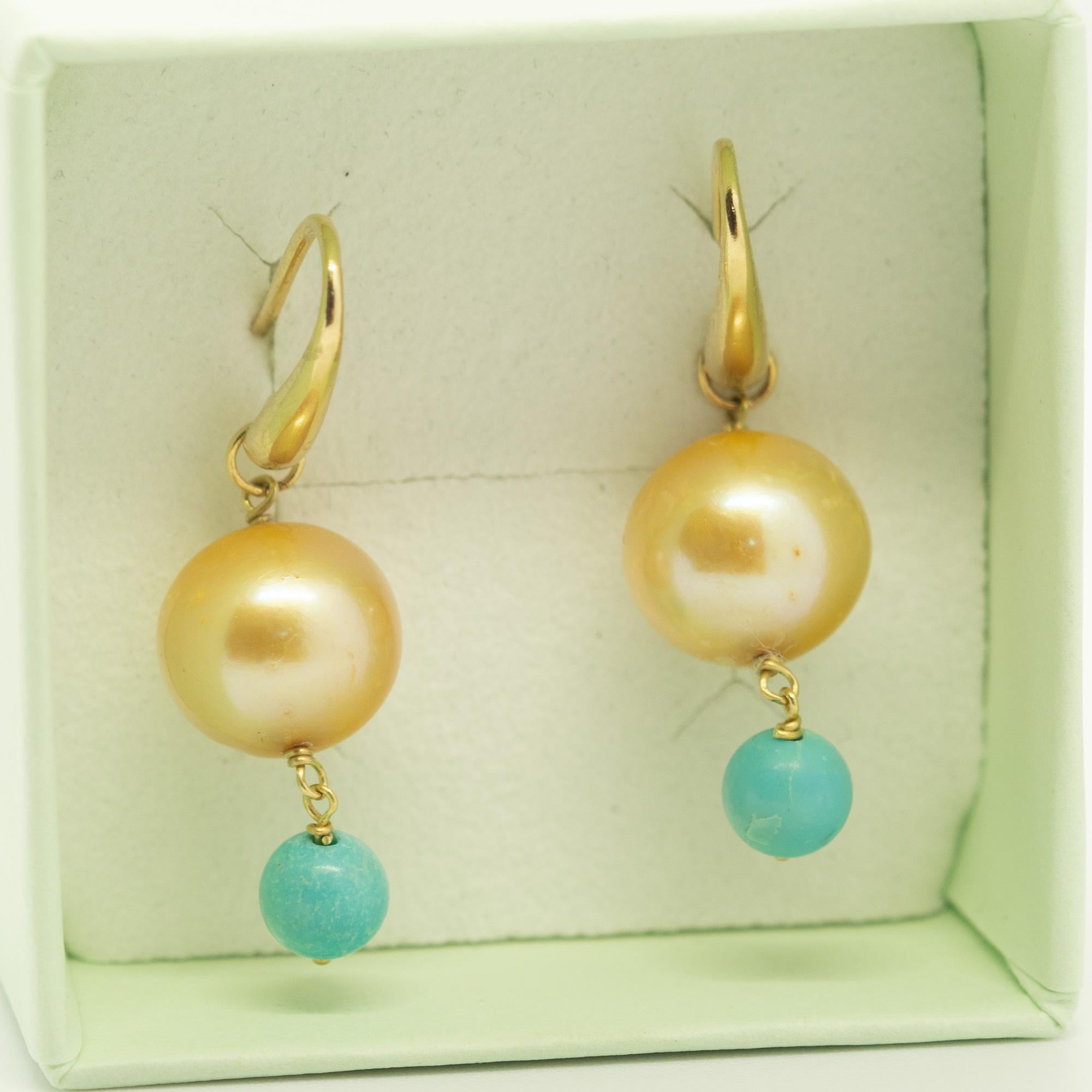 Intini Jewels Pendants d'oreilles en or jaune 18 carats avec turquoises et perles dorées des mers du Sud Pour femmes en vente