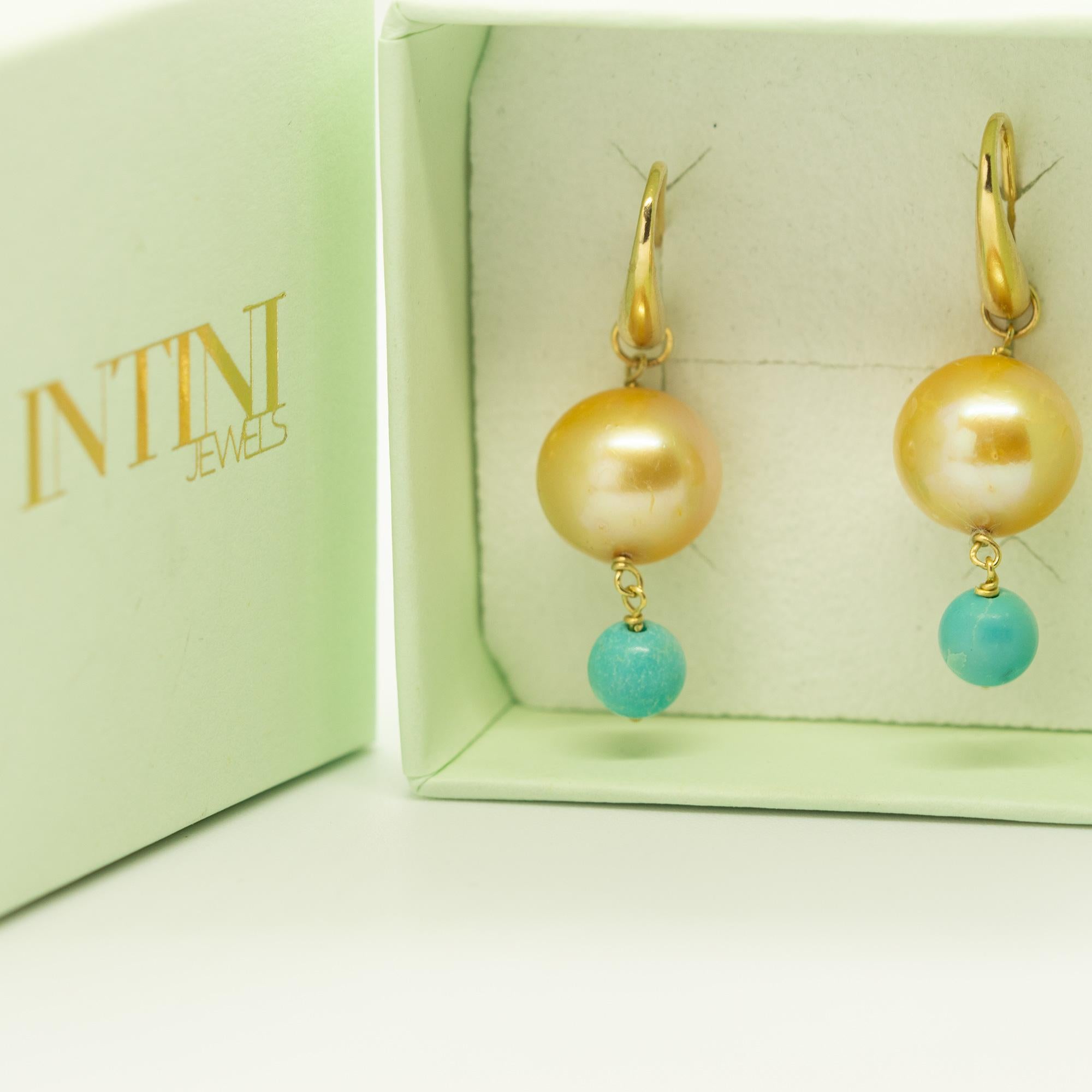 Intini Jewels Pendants d'oreilles en or jaune 18 carats avec turquoises et perles dorées des mers du Sud en vente 1