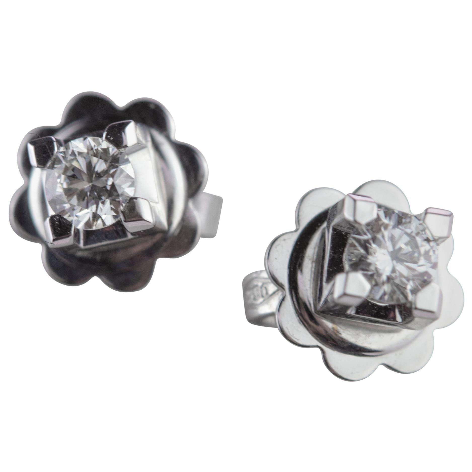 Intini Jewels Clous d
oreilles en or blanc 0,27 carat avec diamant point de lumière, fabrication artisanale