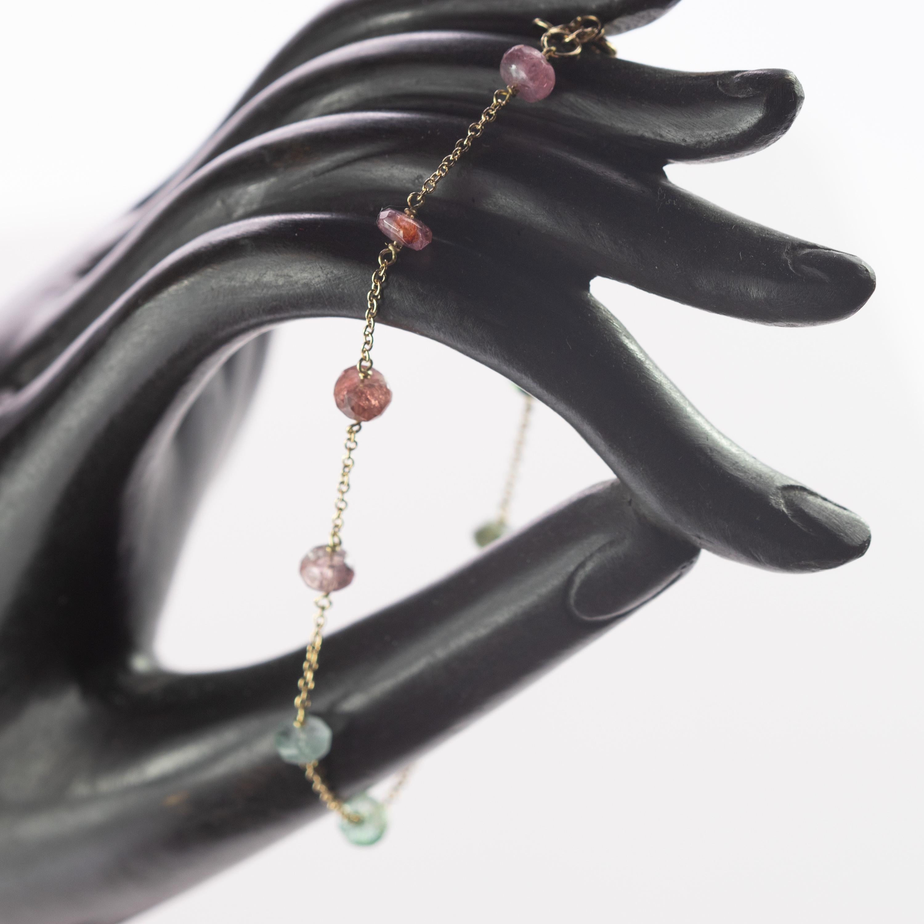 Taglio rotondo Intini Jewes 18 Karat Gold Chain Tourmaline Rondelles Colorful Rainbow Bracelet