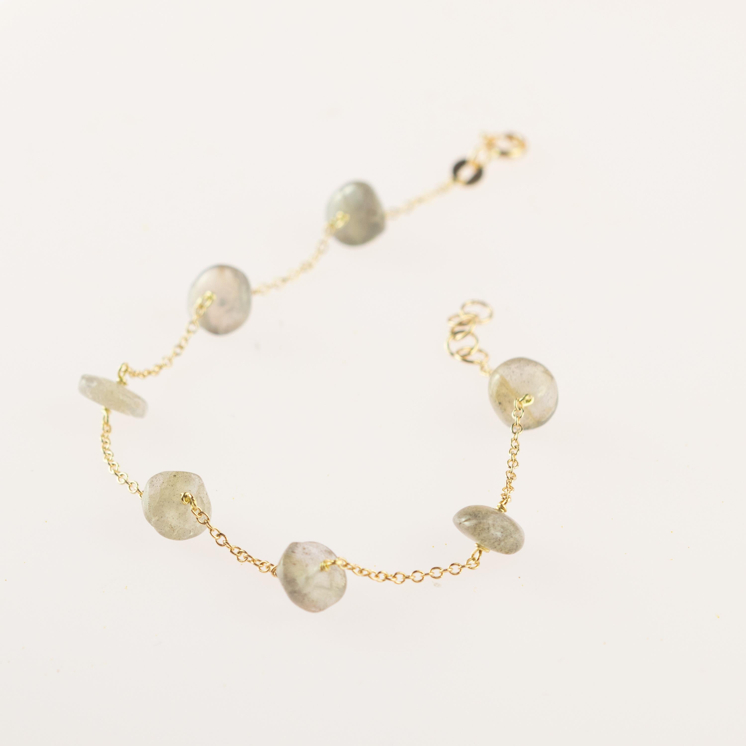 Intini Jewes Bracelet à chaîne en or 9 carats avec rondelles en forme d'œil de chat, fait à la main en vente 3