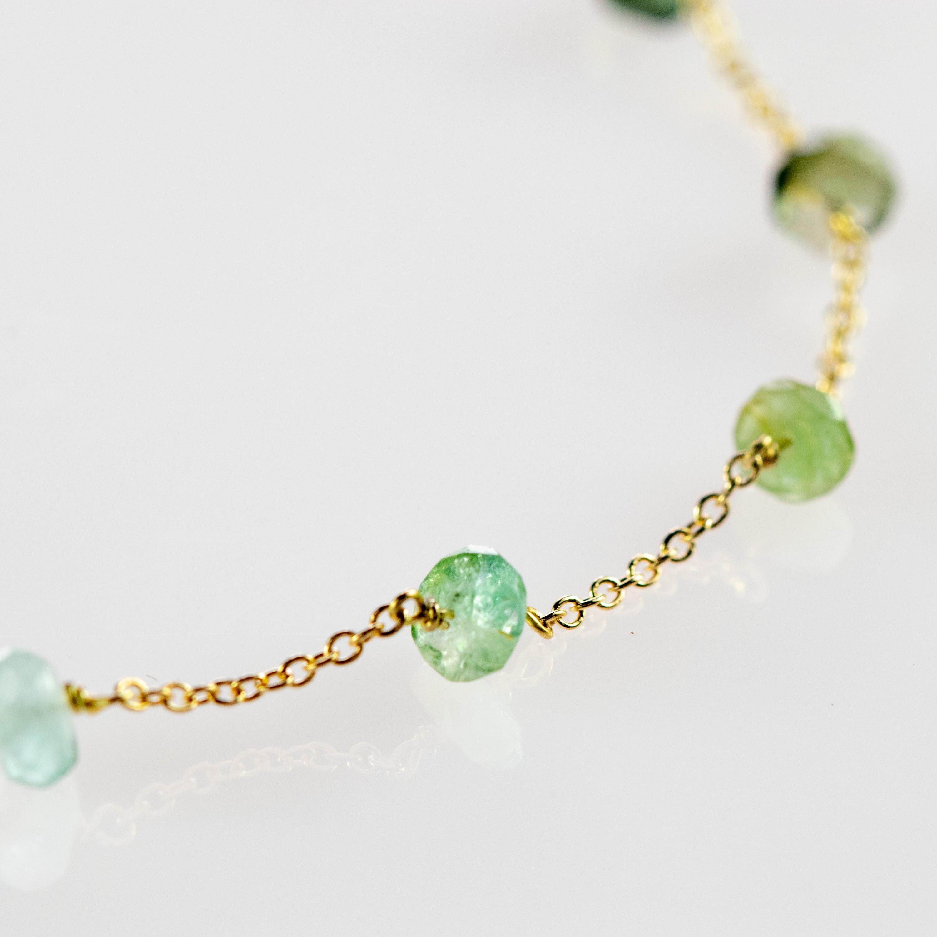 Intini Jewes Bracelet jonc arc-en-ciel coloré avec chaîne en plaqué or et rondelles de tourmaline en vente 1