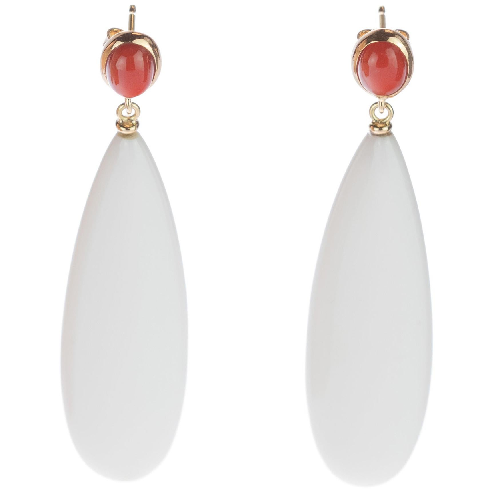 Intini Coral Natural Ágata Oro Amarillo 18 Kilates Pendientes Lágrima Planos Vintage