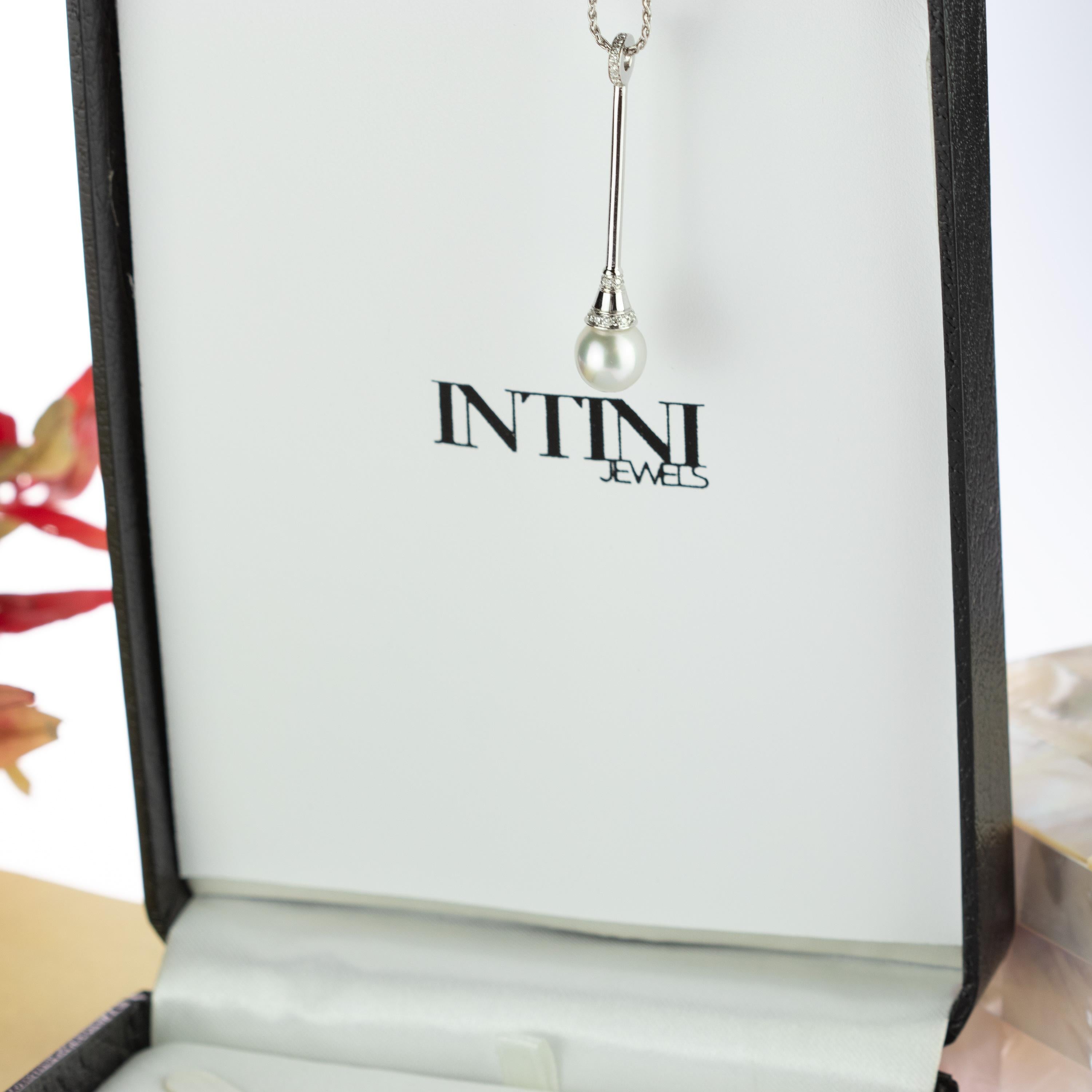 Intini, collier à pendentif déco en or blanc 18 carats avec perles de mer naturelles et diamants en vente 2