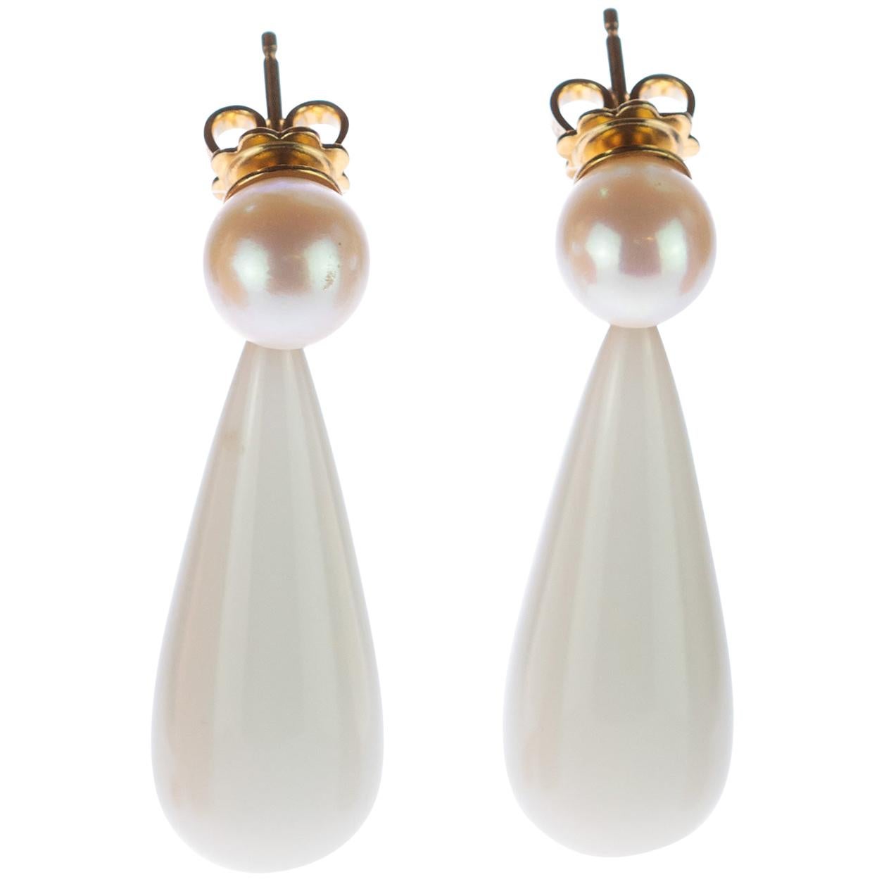 Intini White Agate Freshwater Pearl 18 Karat Yellow Gold Pear Bold Earrings For Sale