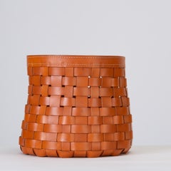 “Intrecci” Round Basket in Woven Leather by Arte Cuoio & Triangolo