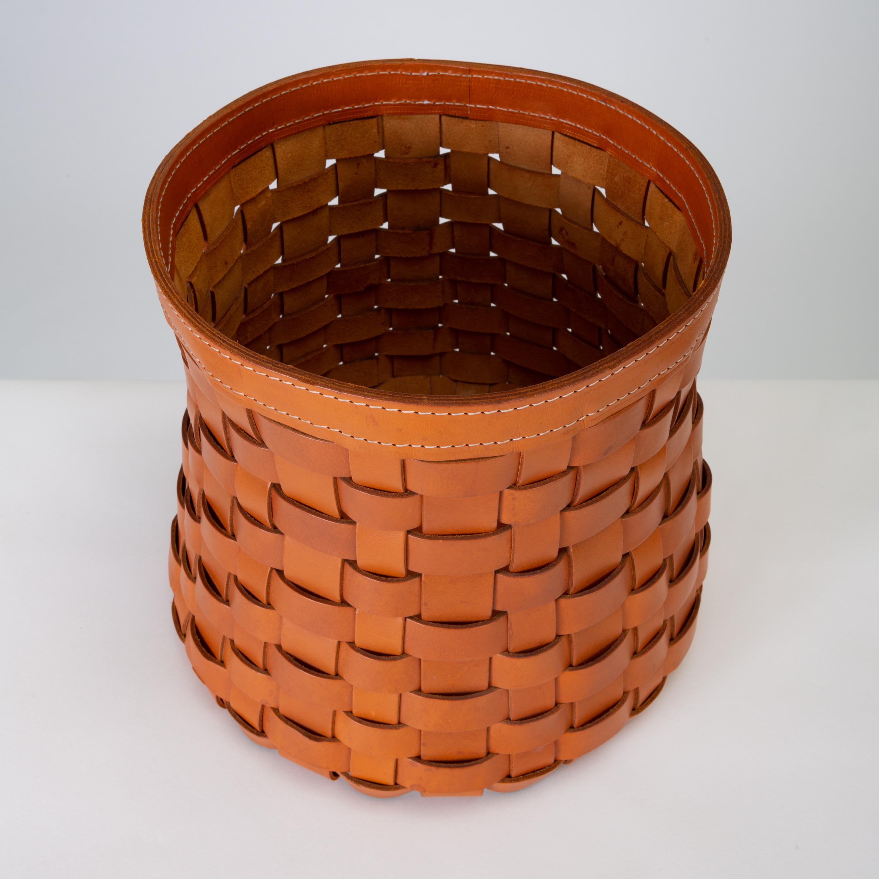 Modern “Intrecci” Round Basket in Woven Leather by Arte Cuoio & Triangolo