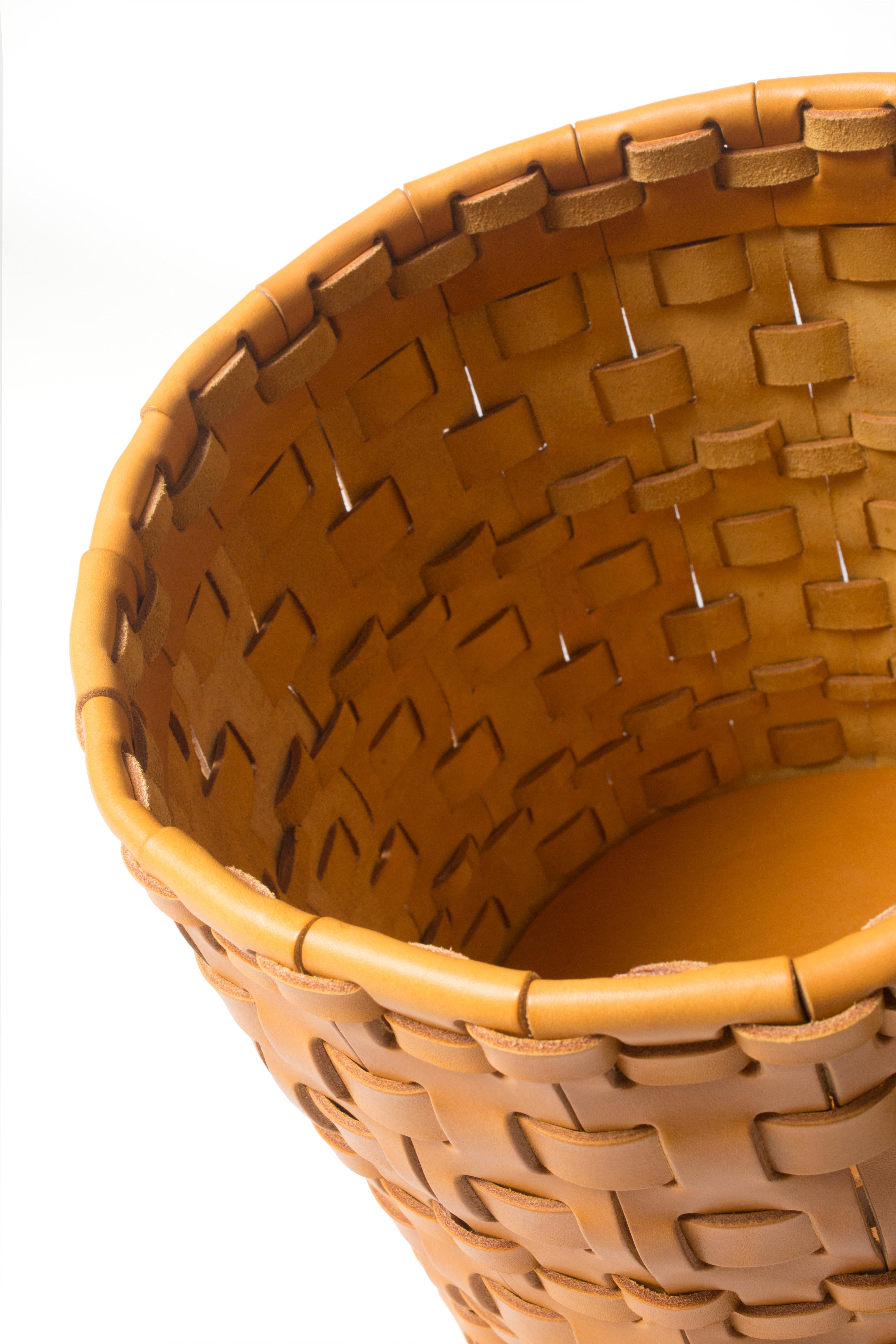 Intreccio Round  Woven  Basket Designed by Oscar Maschera In New Condition For Sale In Brooklyn, NY