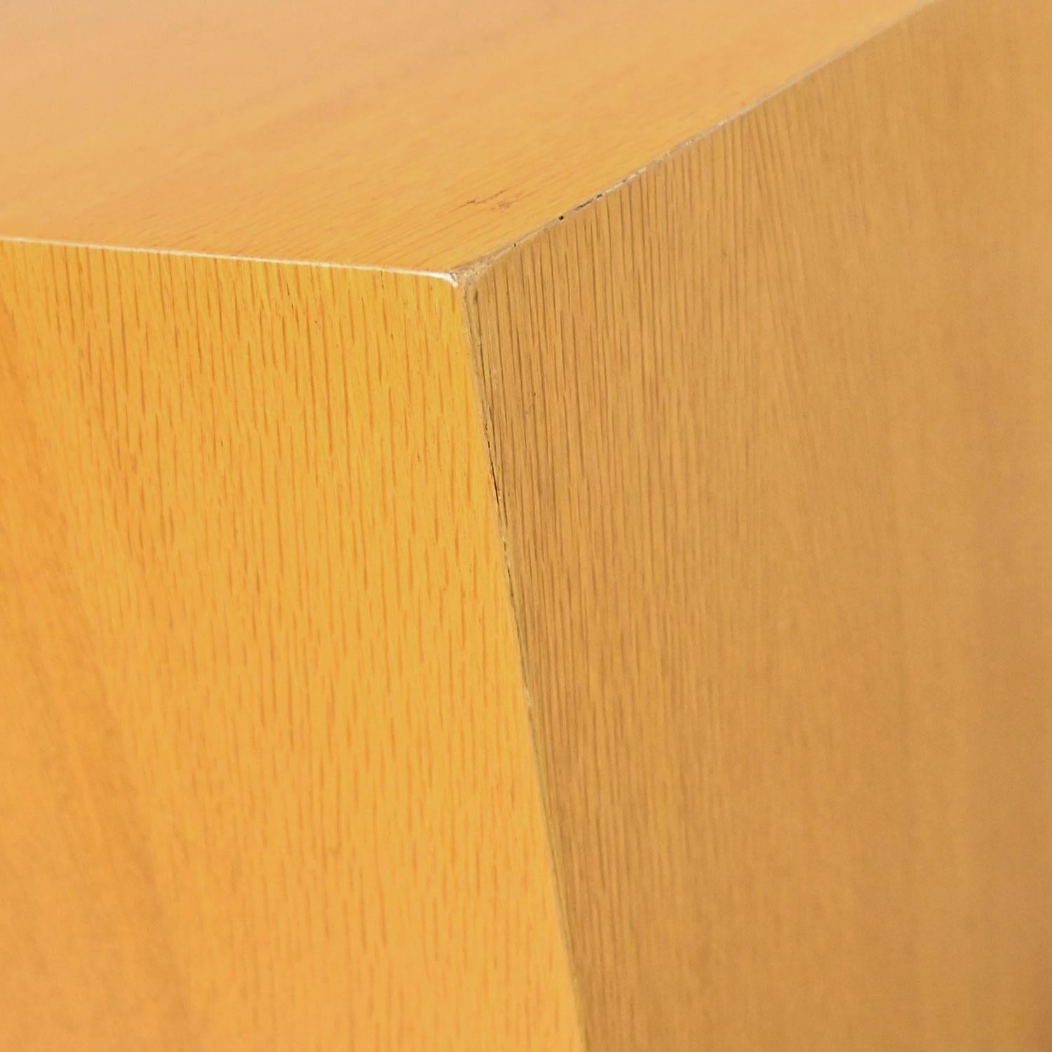 Piédestal d'extrémité ou de table d'appoint cubique en placage de bois Intrex attribué à Paul Mayen en vente 2