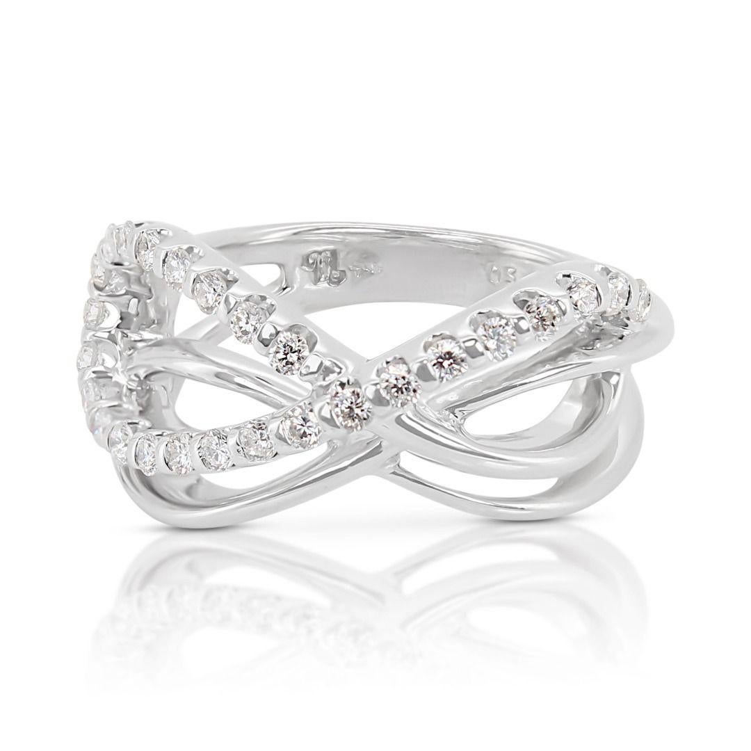 Intricate 0.35ct Round Brilliant Natural Diamond Ring set in 18K White Gold For Sale 2