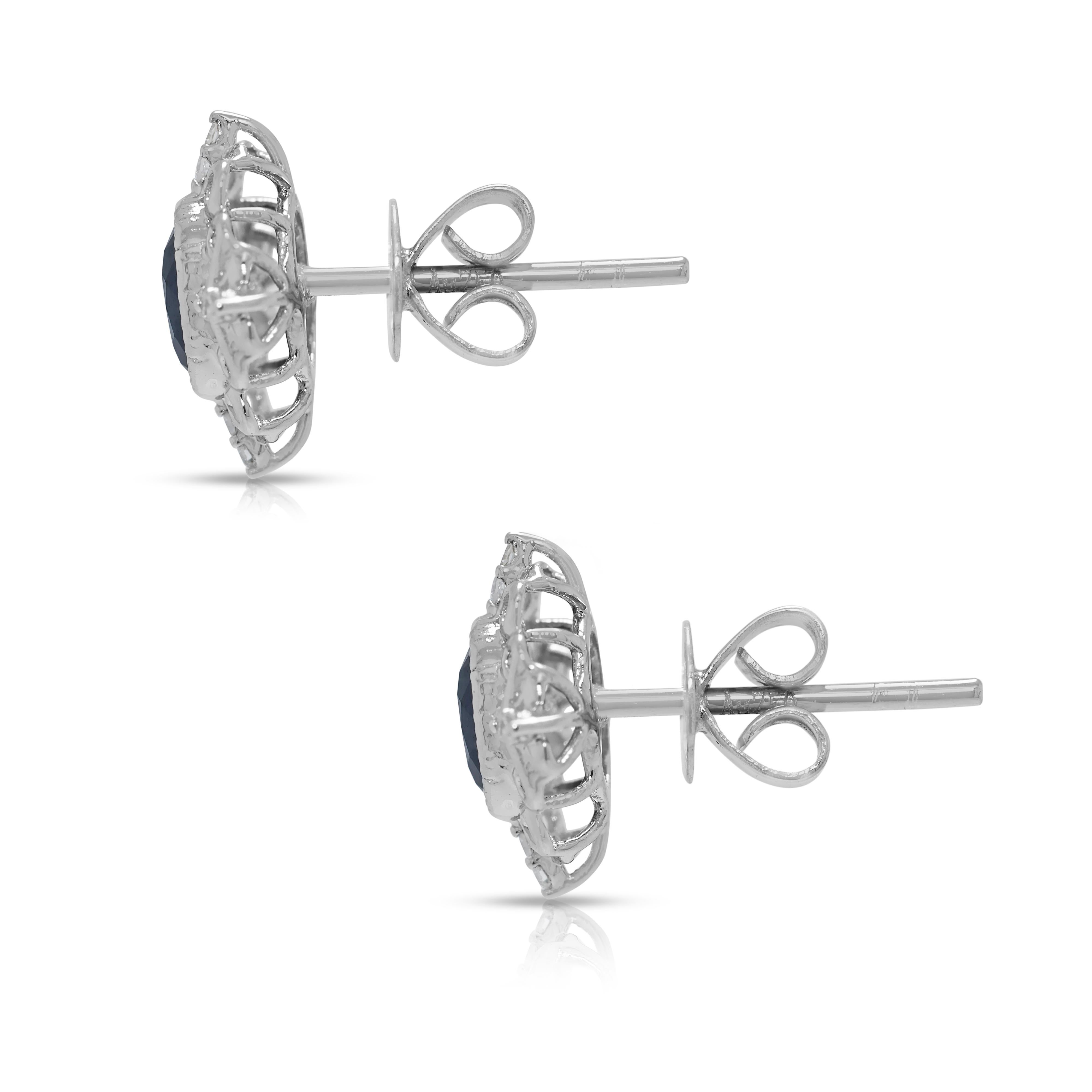 Donna Intricati orecchini con zaffiro e diamante da 0,41 carati in oro bianco 18 carati in vendita