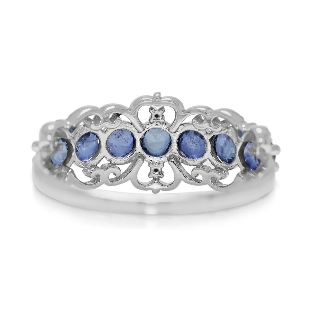 Ring aus 18 Karat Weißgold mit kompliziertem 0,61 Karat Saphir und natürlichen Diamanten im Angebot 3