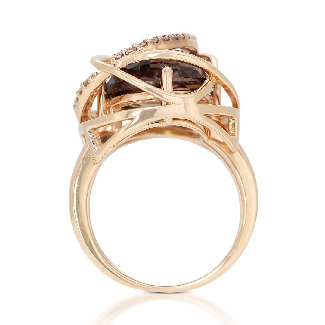 Women's Intricate 18K Rose Gold Ring with Quartz and Diamonds For Sale