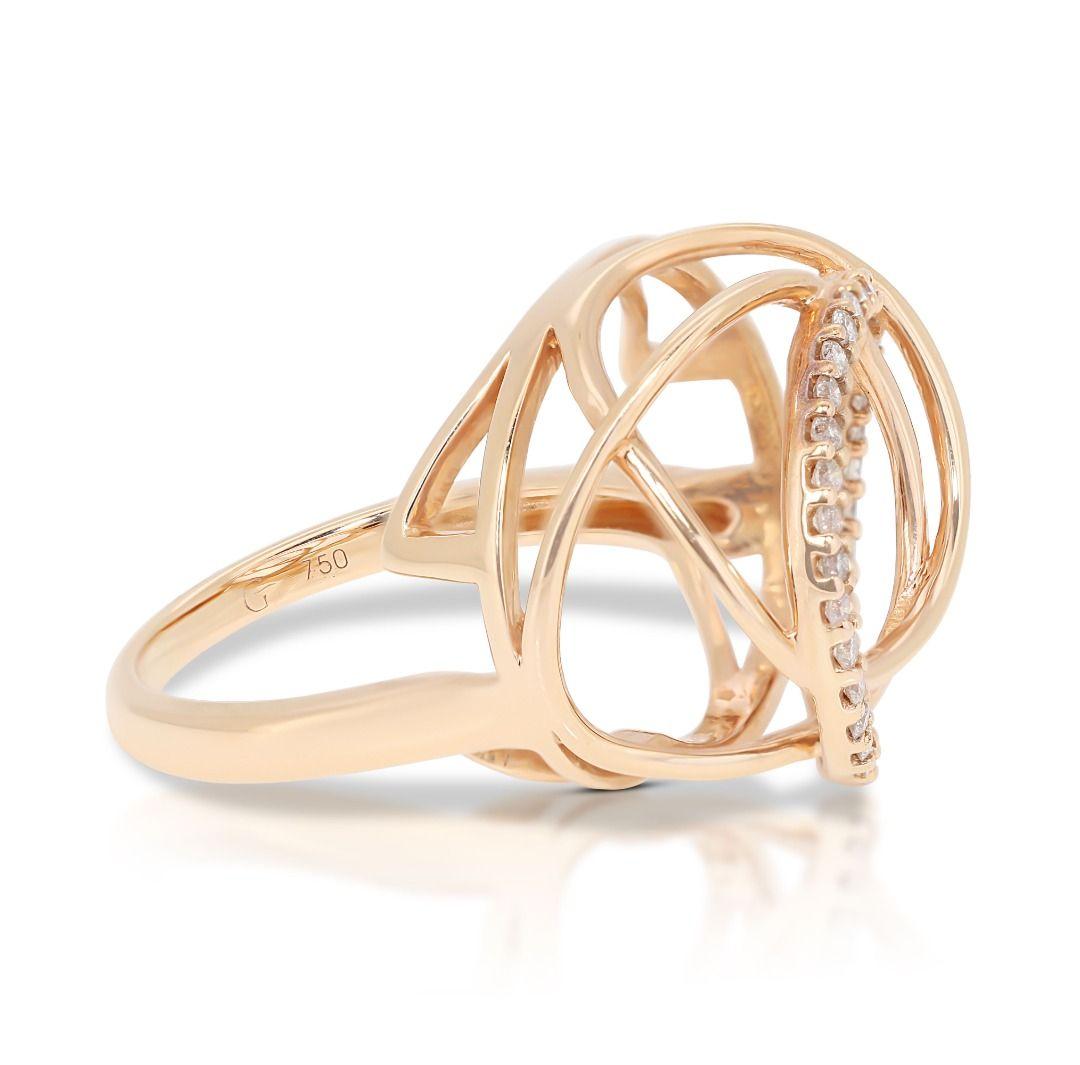 Intricate 18K Rose Gold Ring with Quartz and Diamonds For Sale 3