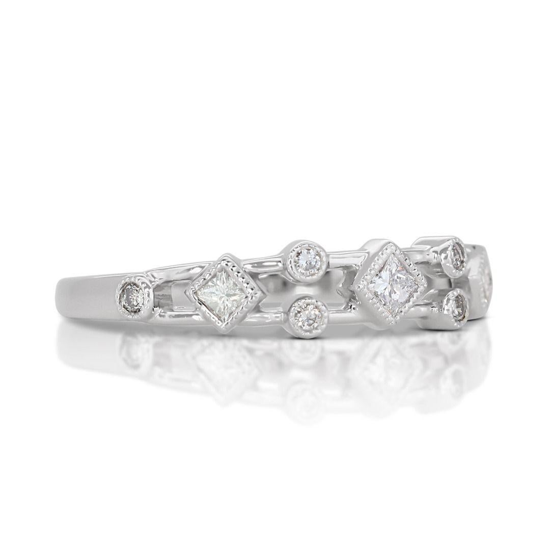 Round Cut Intricate 18K White Gold Mixed Cut Diamond Ring For Sale