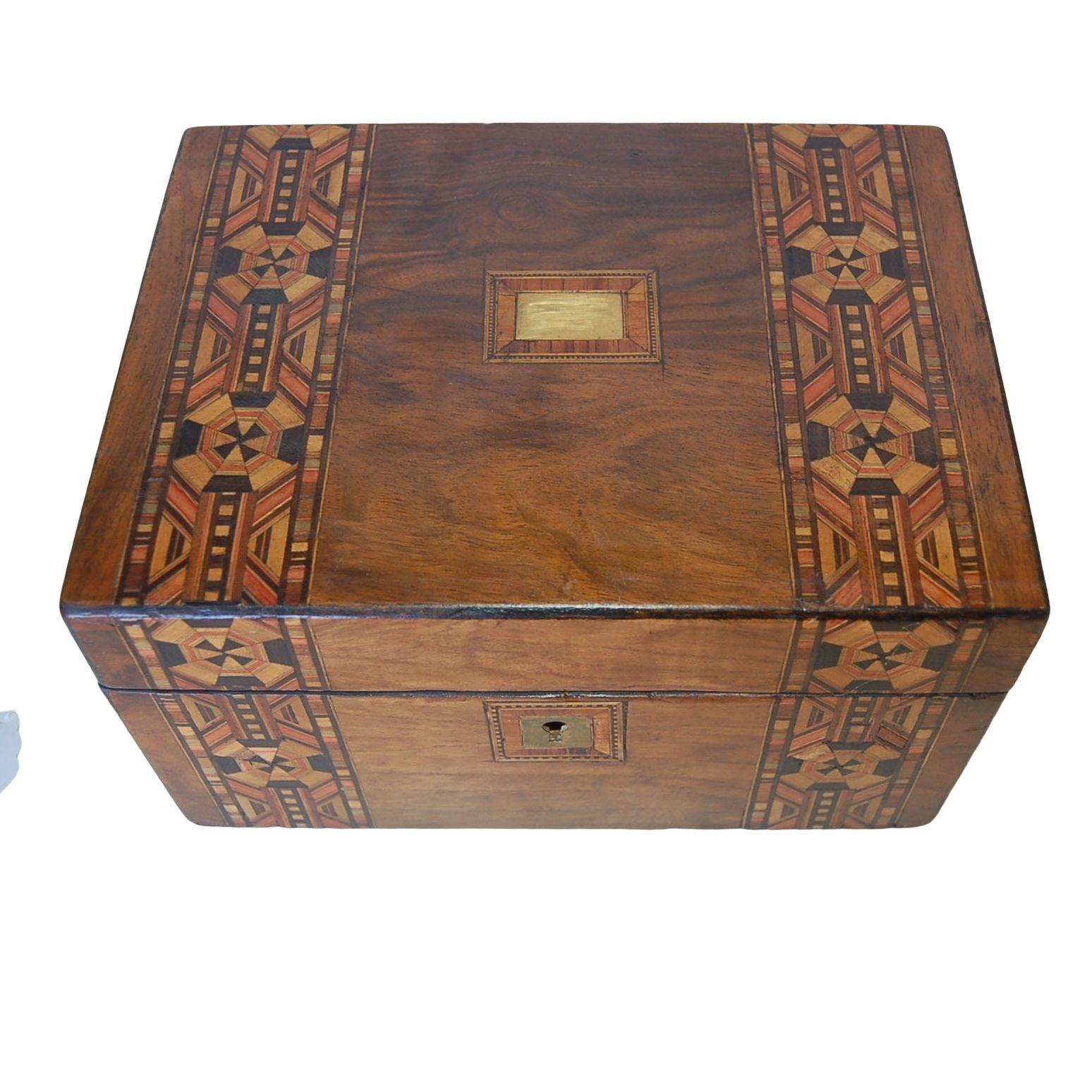 Early 20th Century Intricate 1920s Marquetry Inlaid Wood Box With Skeleton Key For Sale