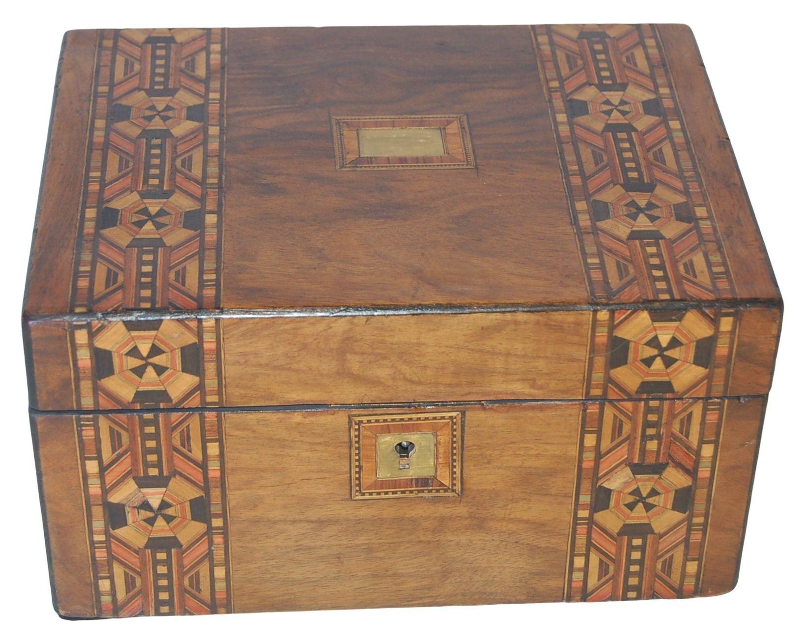 Intricate 1920s Marquetry Inlaid Wood Box With Skeleton Key For Sale 1