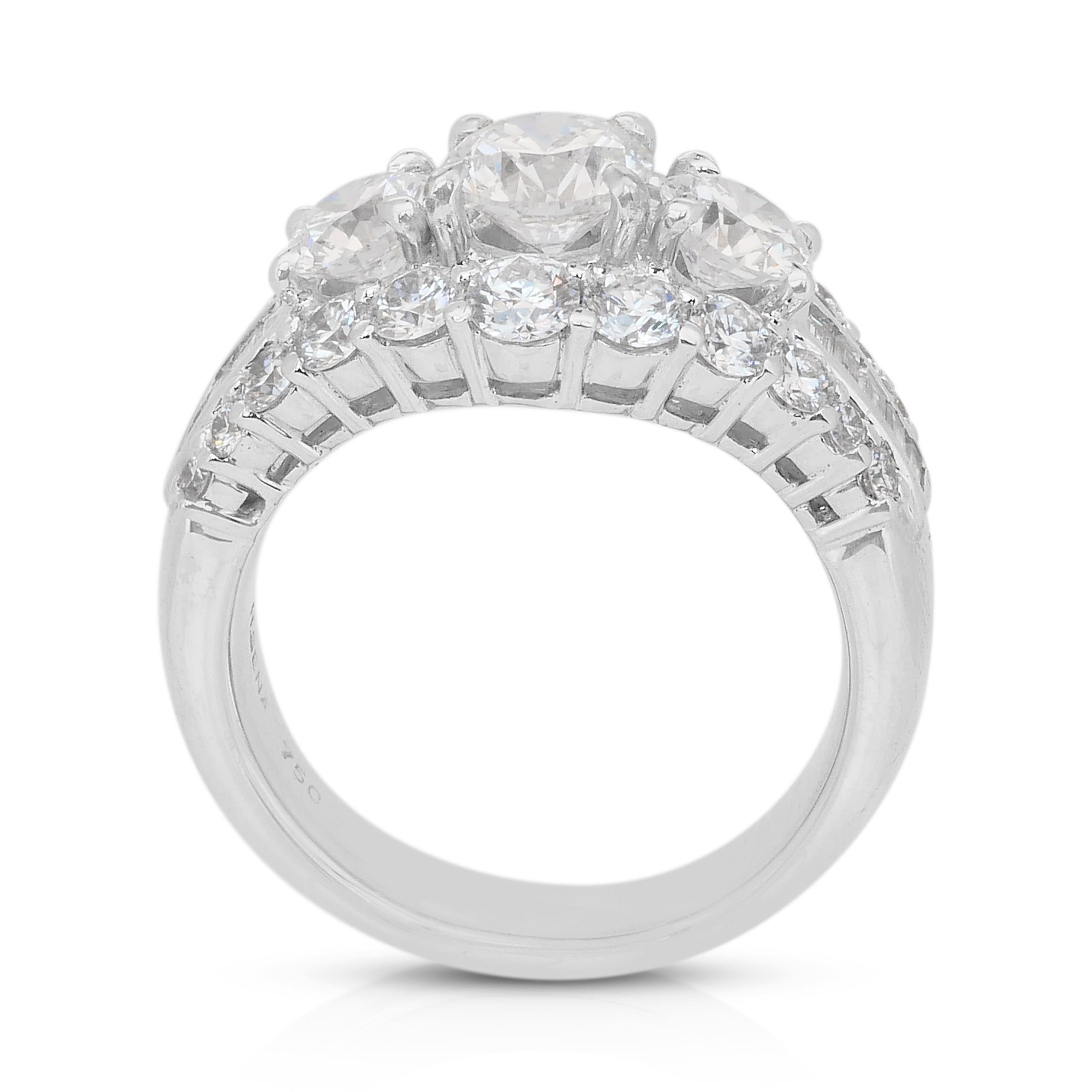 Intricate 3.11ct Diamonds Cluster Ring in 18k White Gold - IGI Certified 4