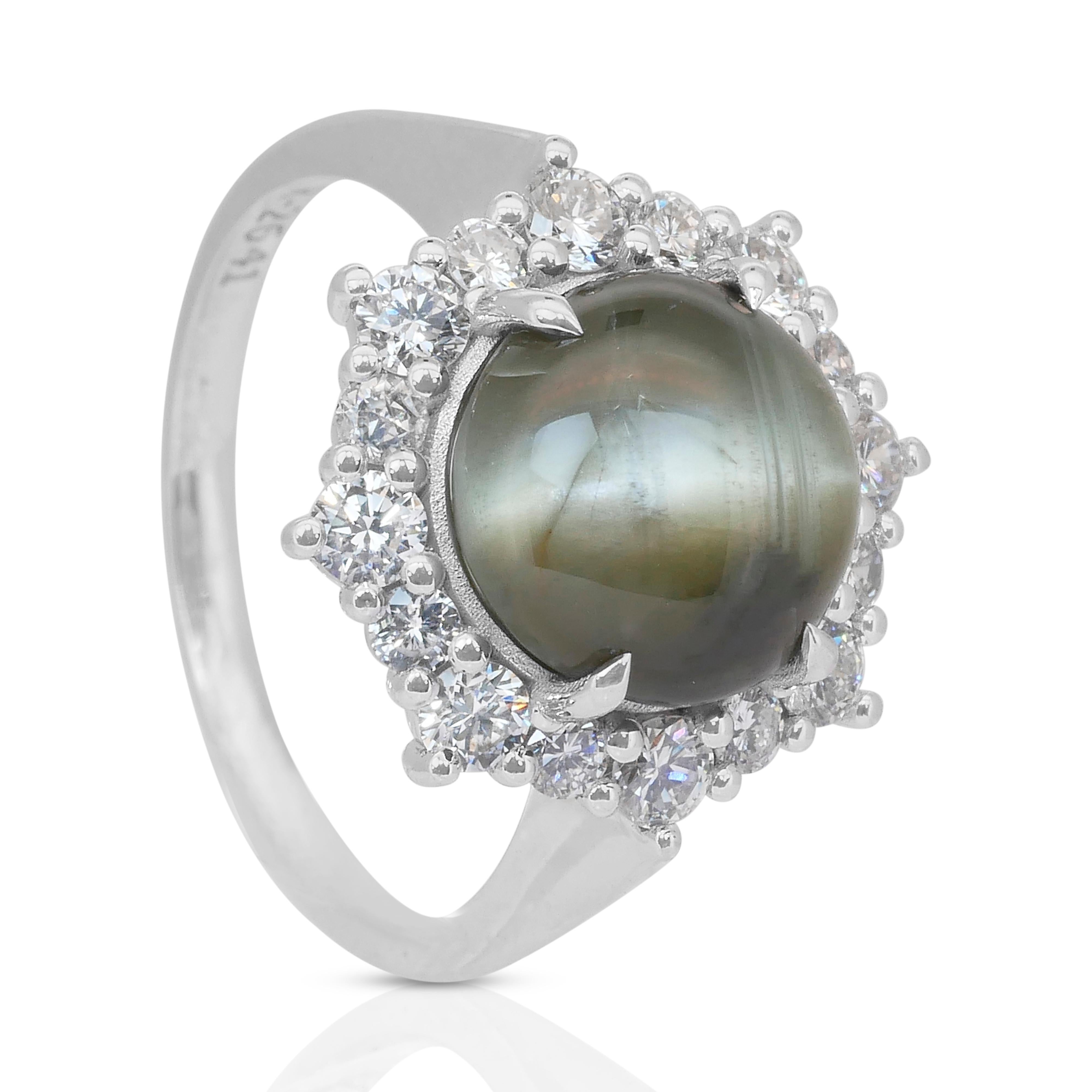 Intricate 6.71ct Cat's Eye Chrysoberyl and Diamonds Cocktail Ring For Sale 2