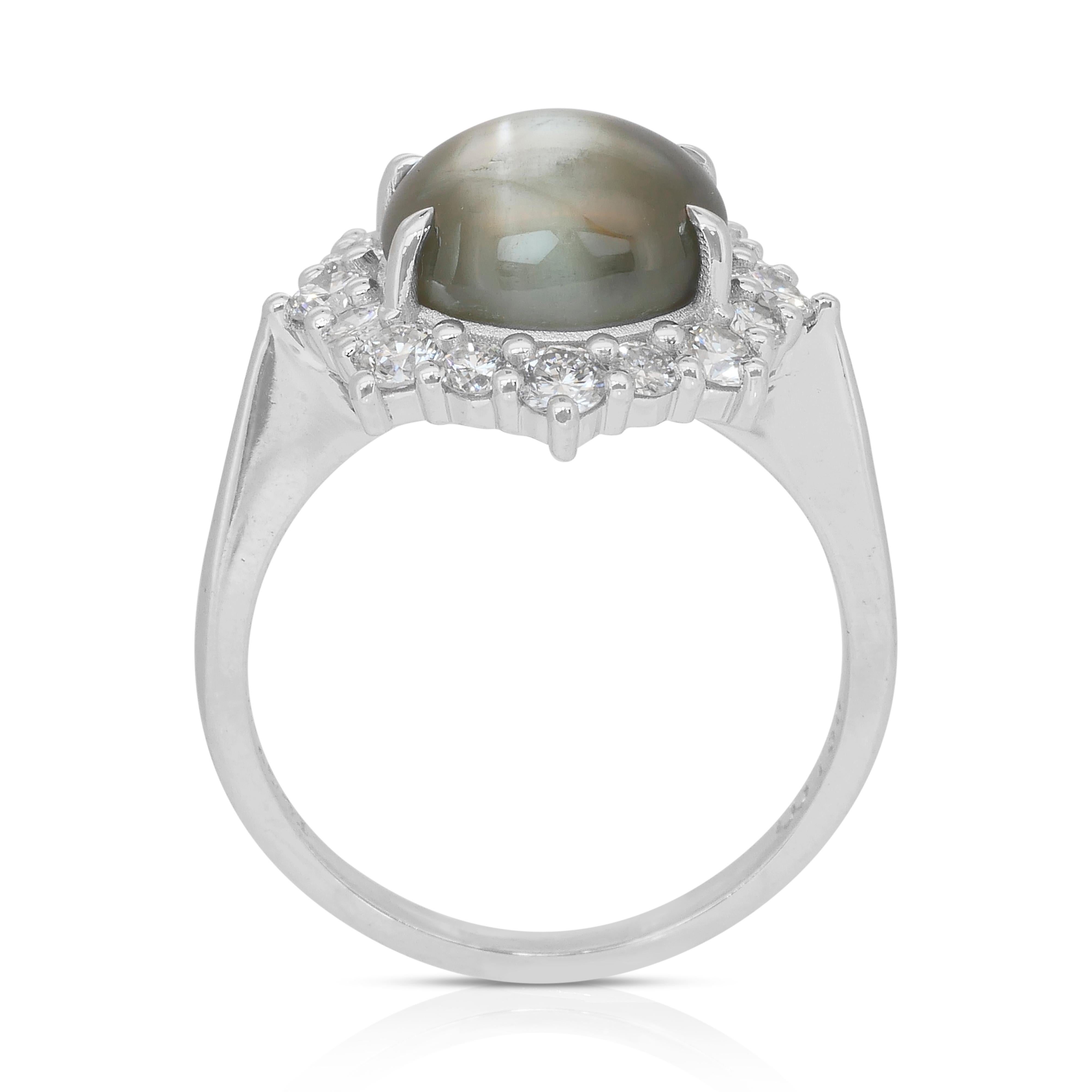 Intricate 6.71ct Cat's Eye Chrysoberyl and Diamonds Cocktail Ring For Sale 3