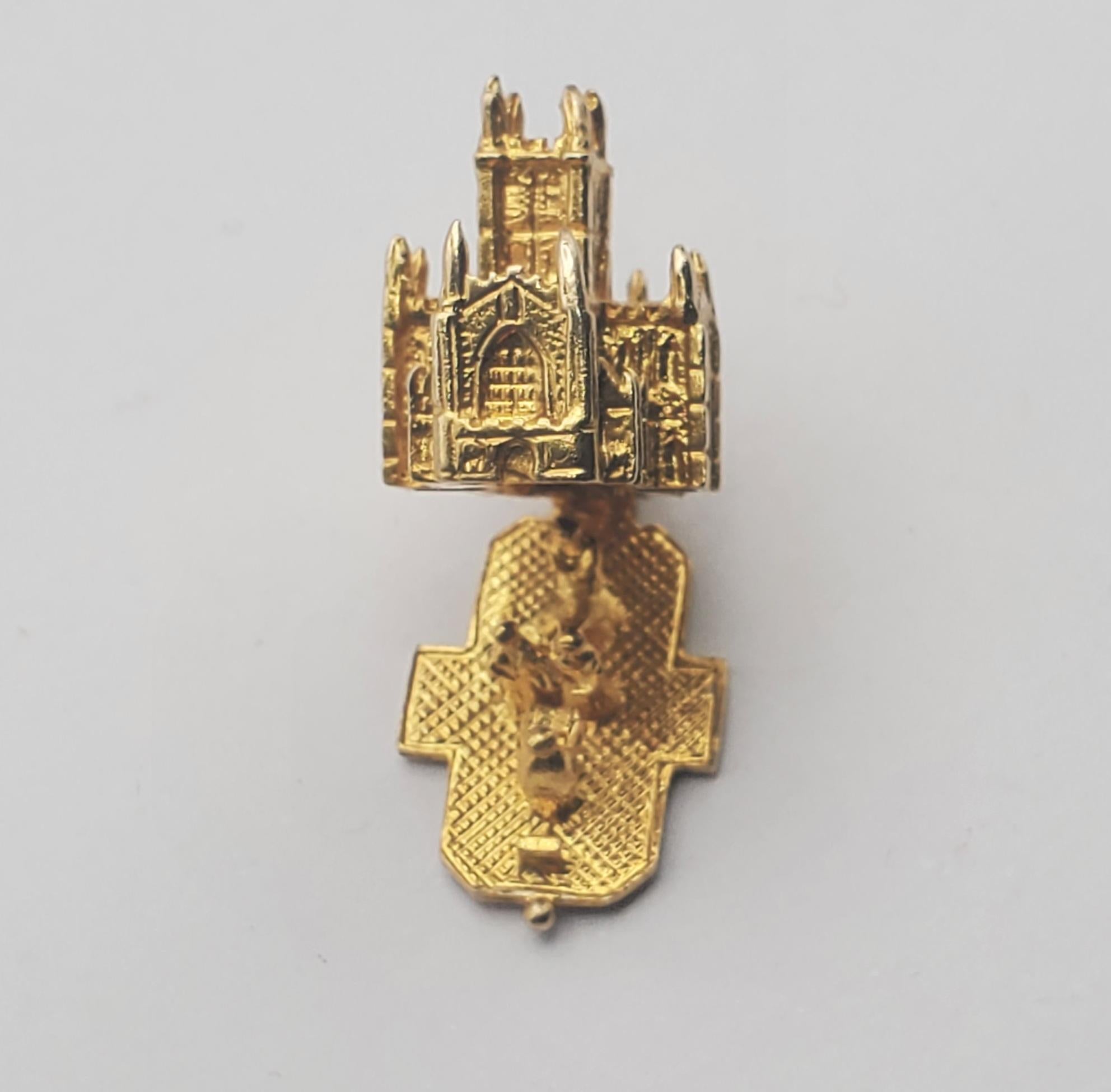 Intricate 9KY Cathedral Charm/Pendant with Interior Wedding Scene  For Sale 5