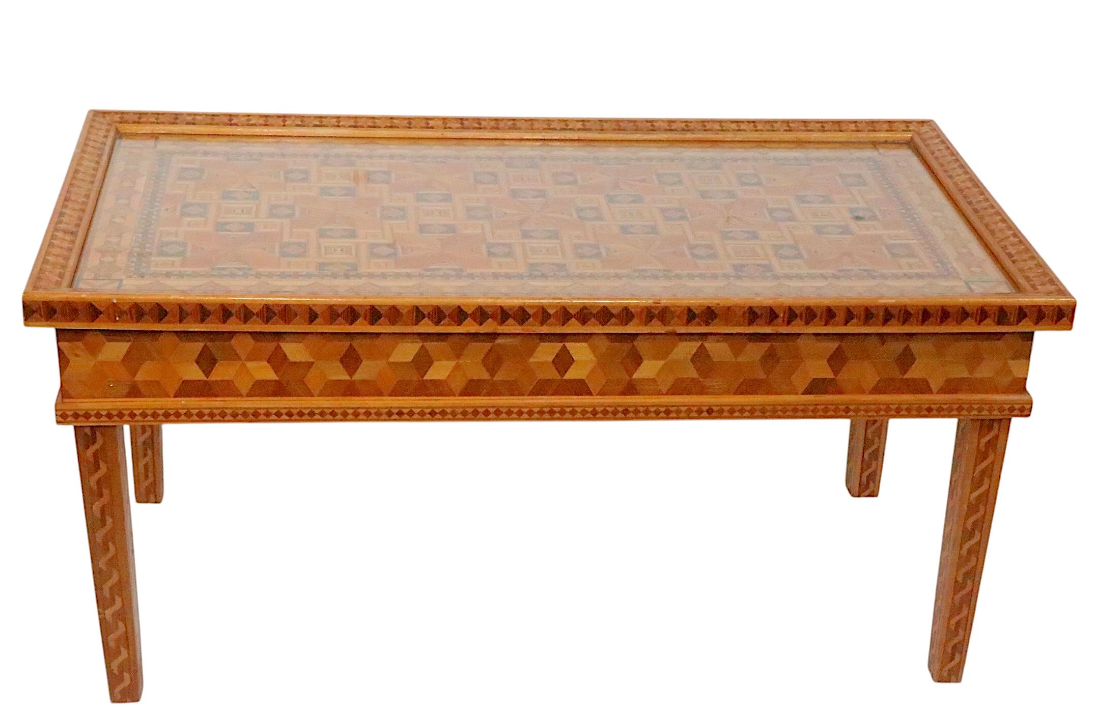 Table basse en marqueterie de style anglo-indien avec plateau  c. 1930/50's en vente 6
