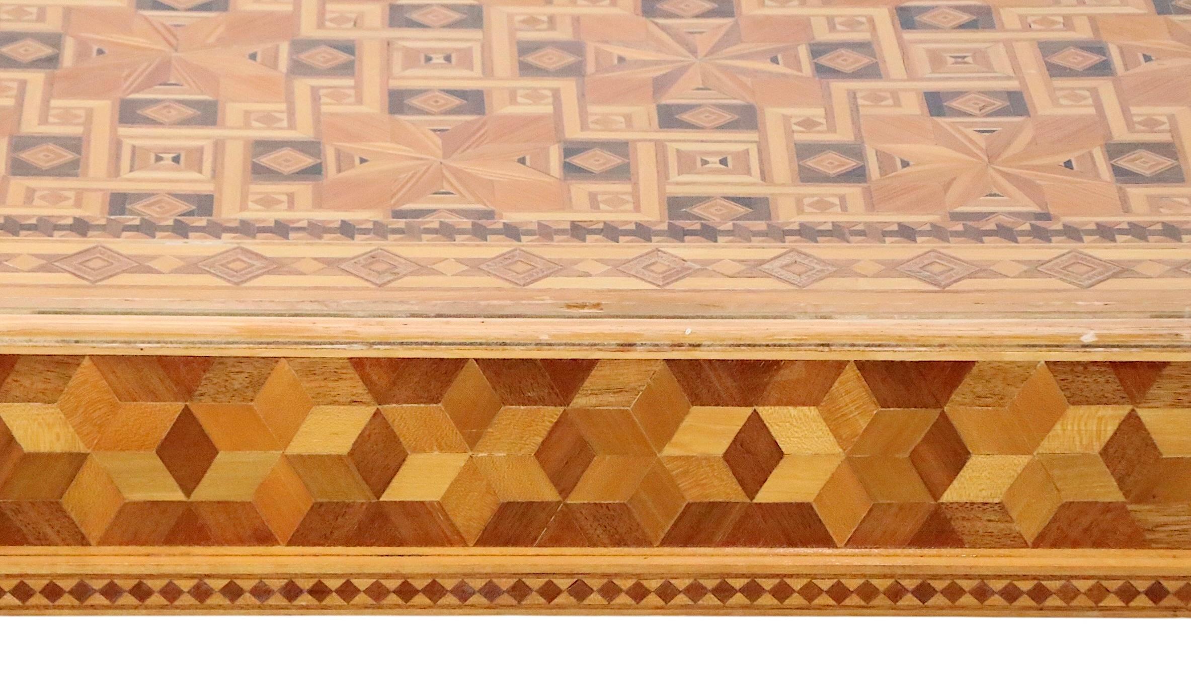 Table basse en marqueterie de style anglo-indien avec plateau  c. 1930/50's en vente 12