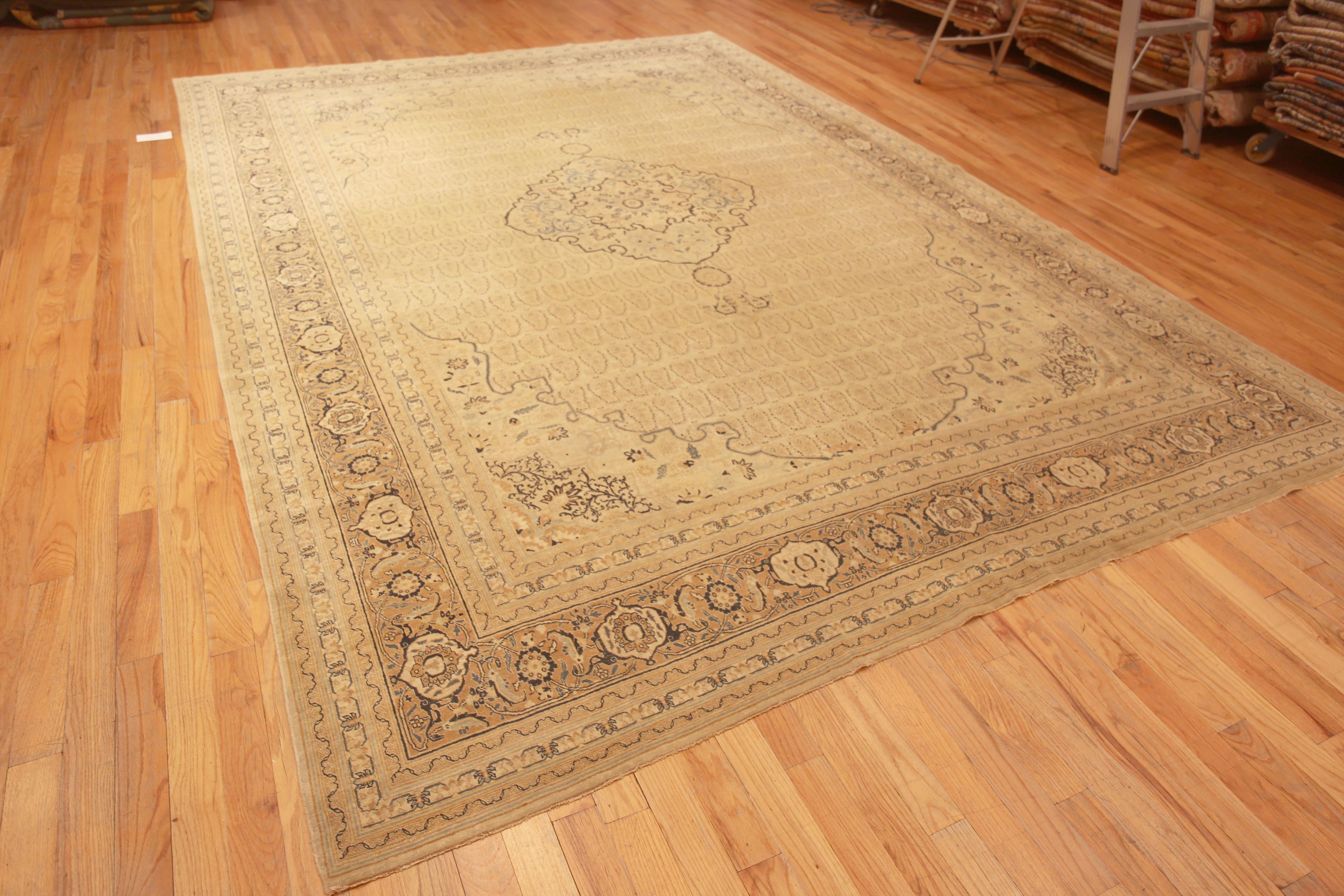 XIXe siècle Tapis persan Tabriz complexe à fleurs anciennes Haji Jalili 10' x 13'10