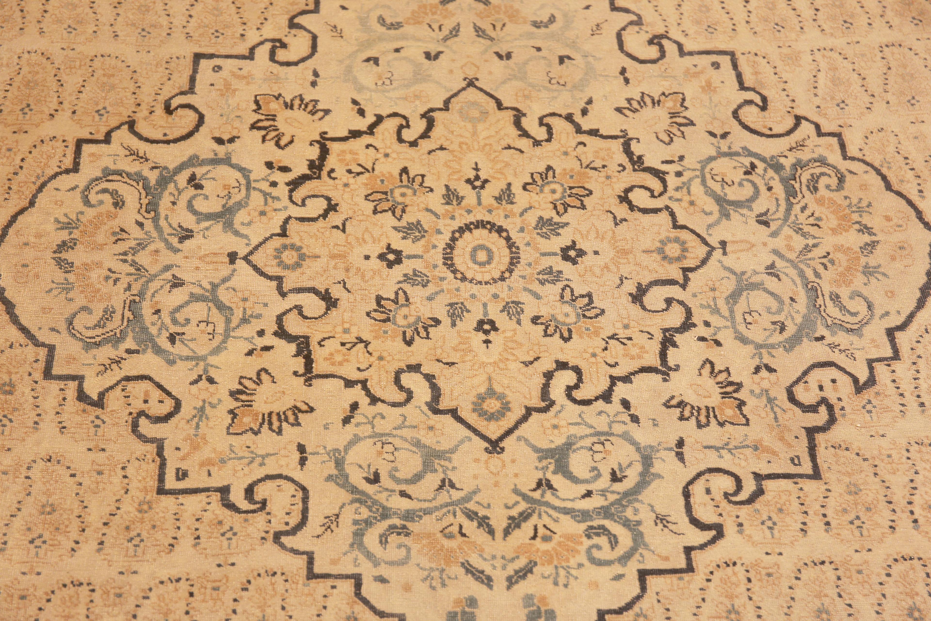 Tapis persan Tabriz complexe à fleurs anciennes Haji Jalili 10' x 13'10