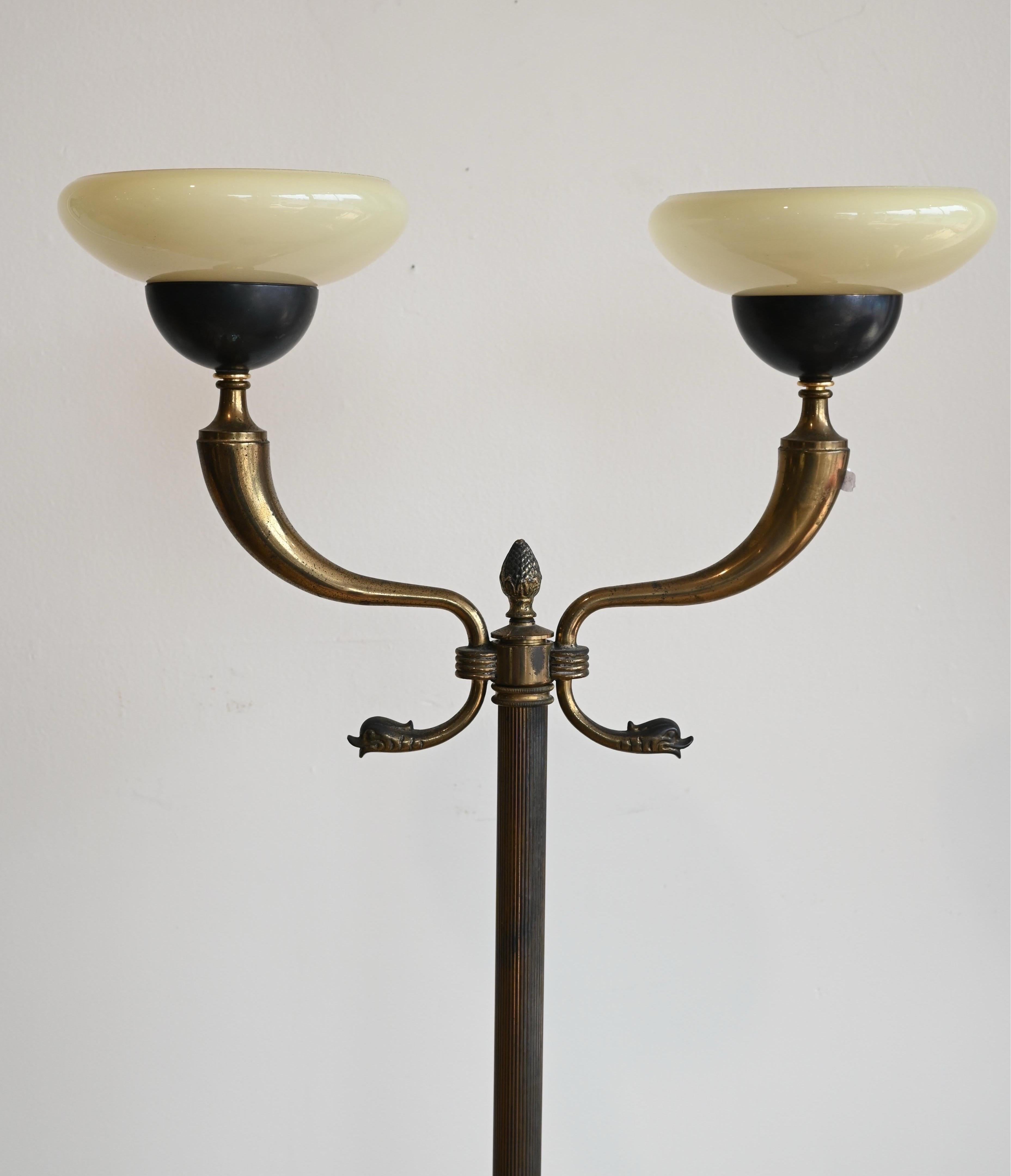 Lampadaire Art déco complexe Bon état - En vente à Hudson, NY