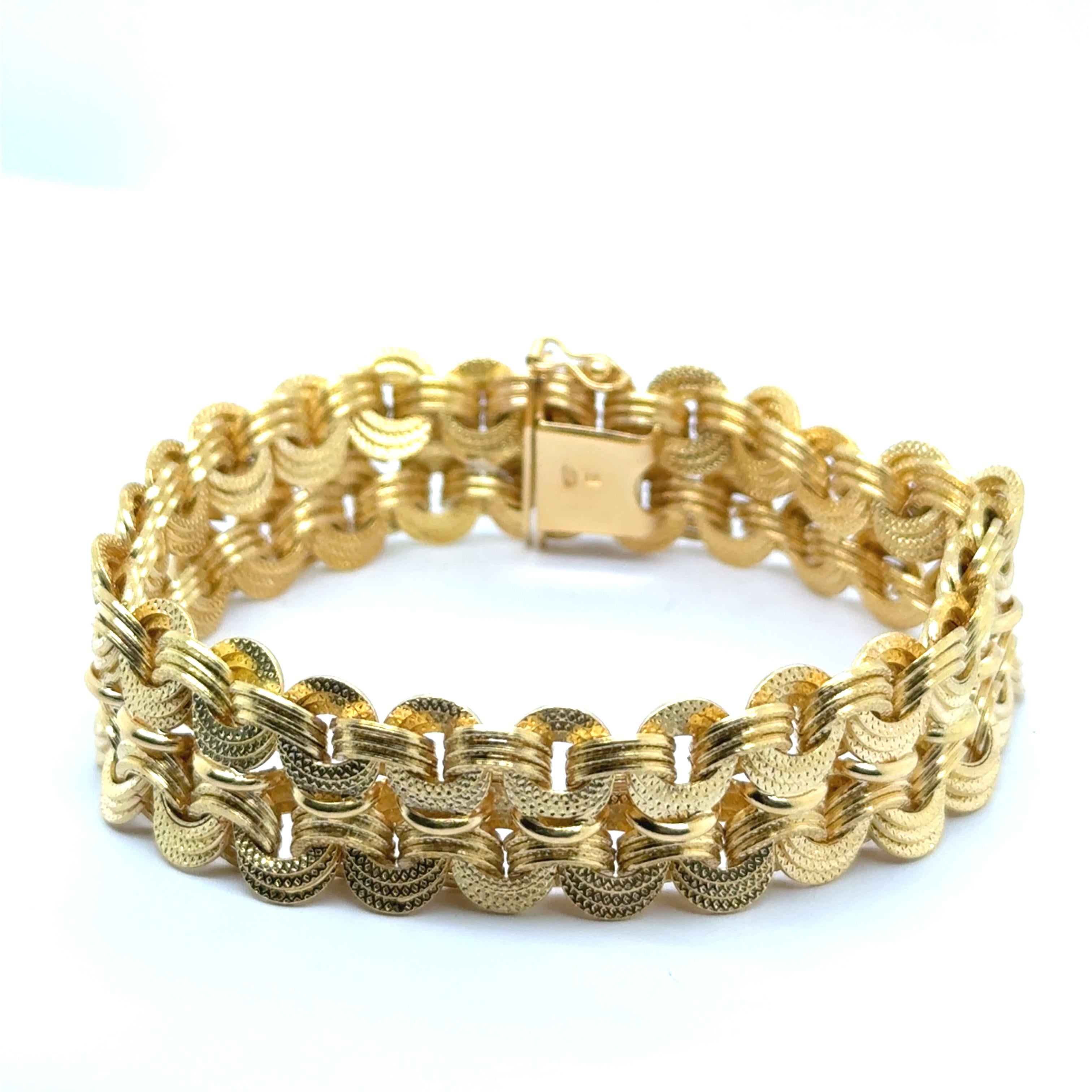 Bracelet complexe en or jaune 18 carats en vente 2