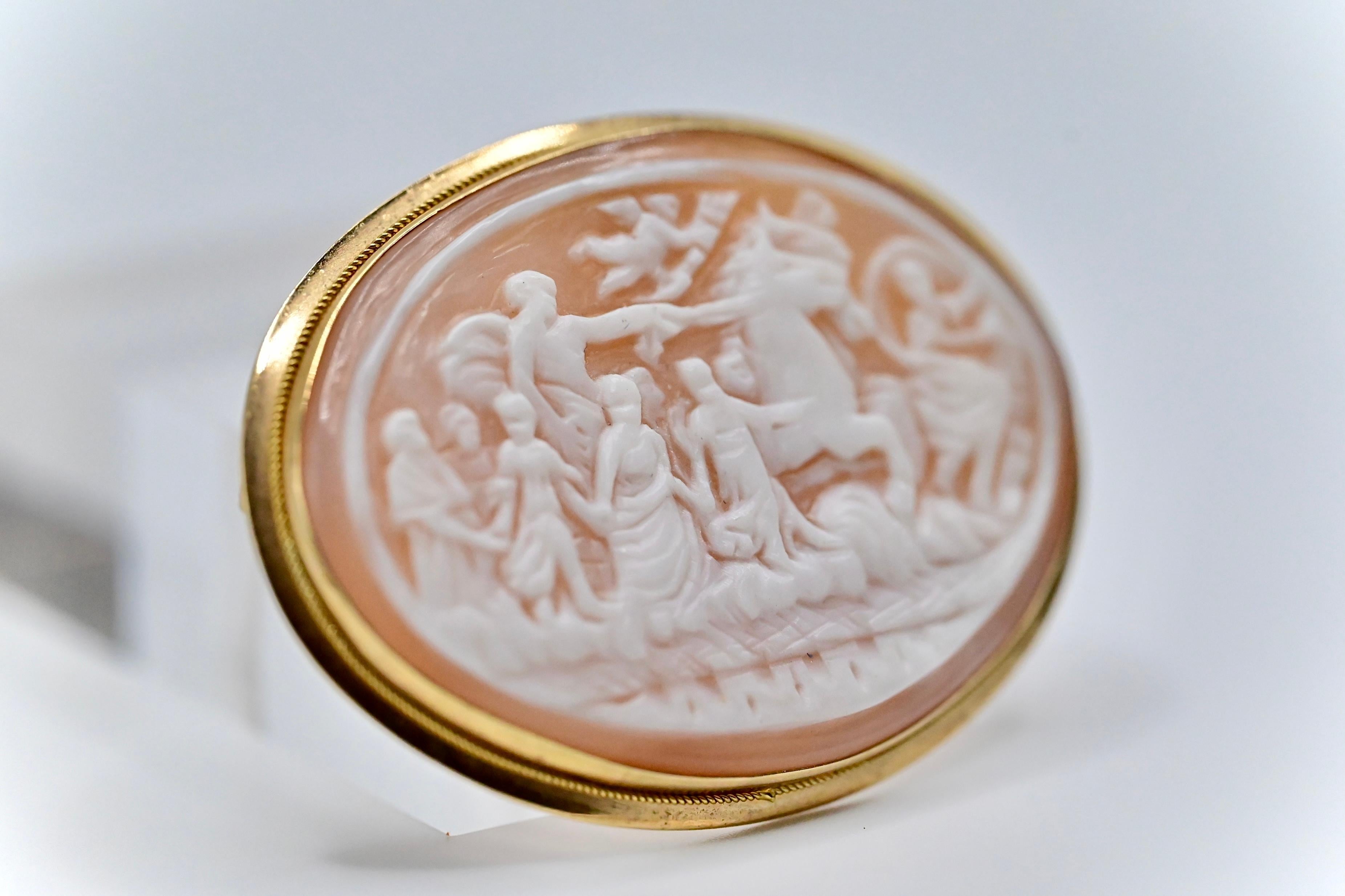 Art Deco Intricate Carved Shell Cameo Gold Brooch