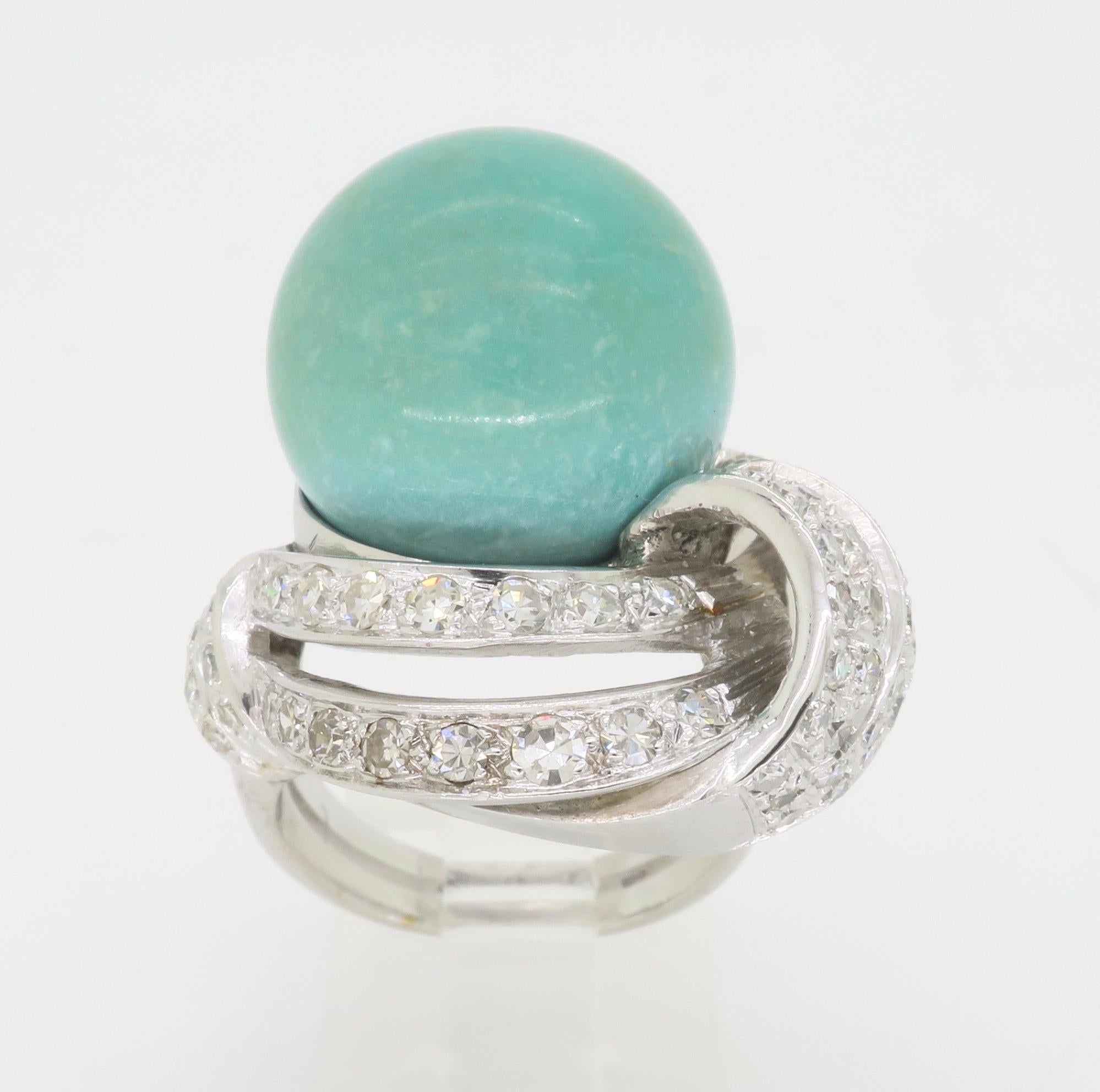 Intricate Chalcedony & Diamond Cocktail Ring In Excellent Condition For Sale In Webster, NY
