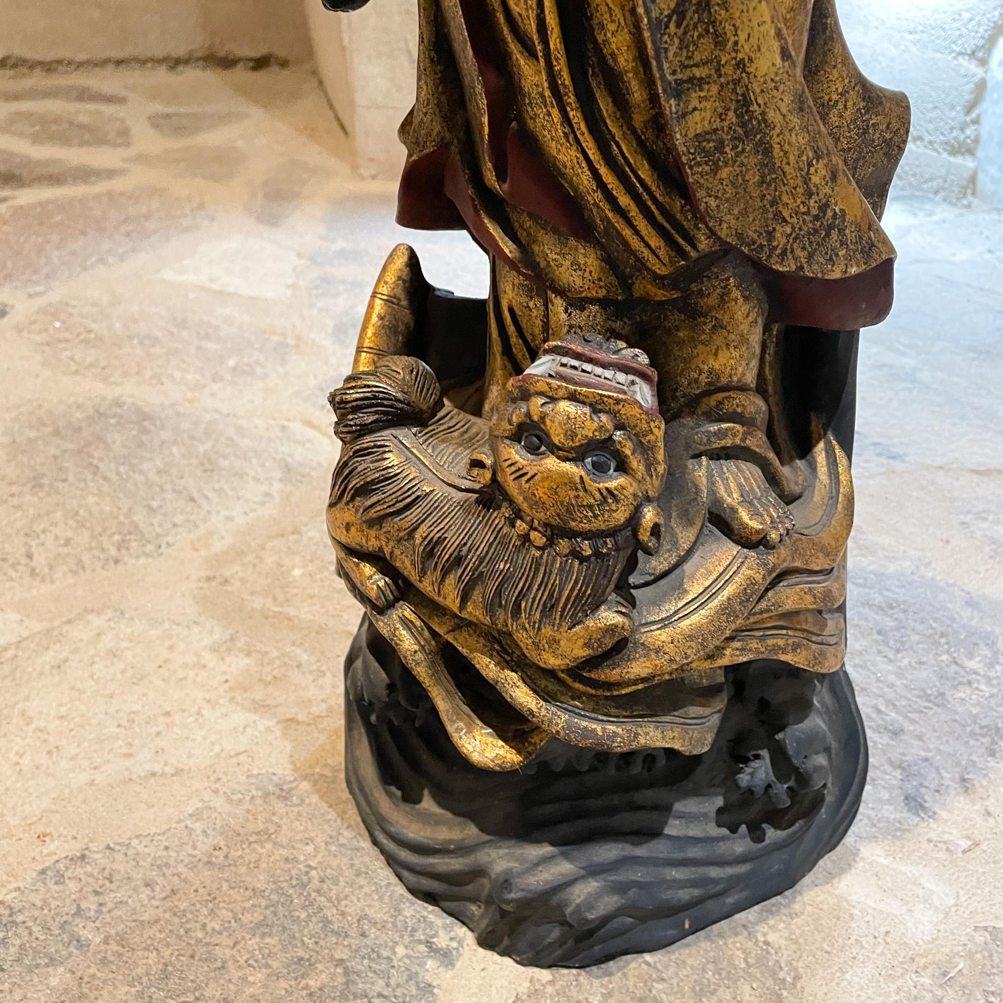 Early 20th Century Chinese Immortal Deity Carved Foo Dog Sculpture For Sale 1