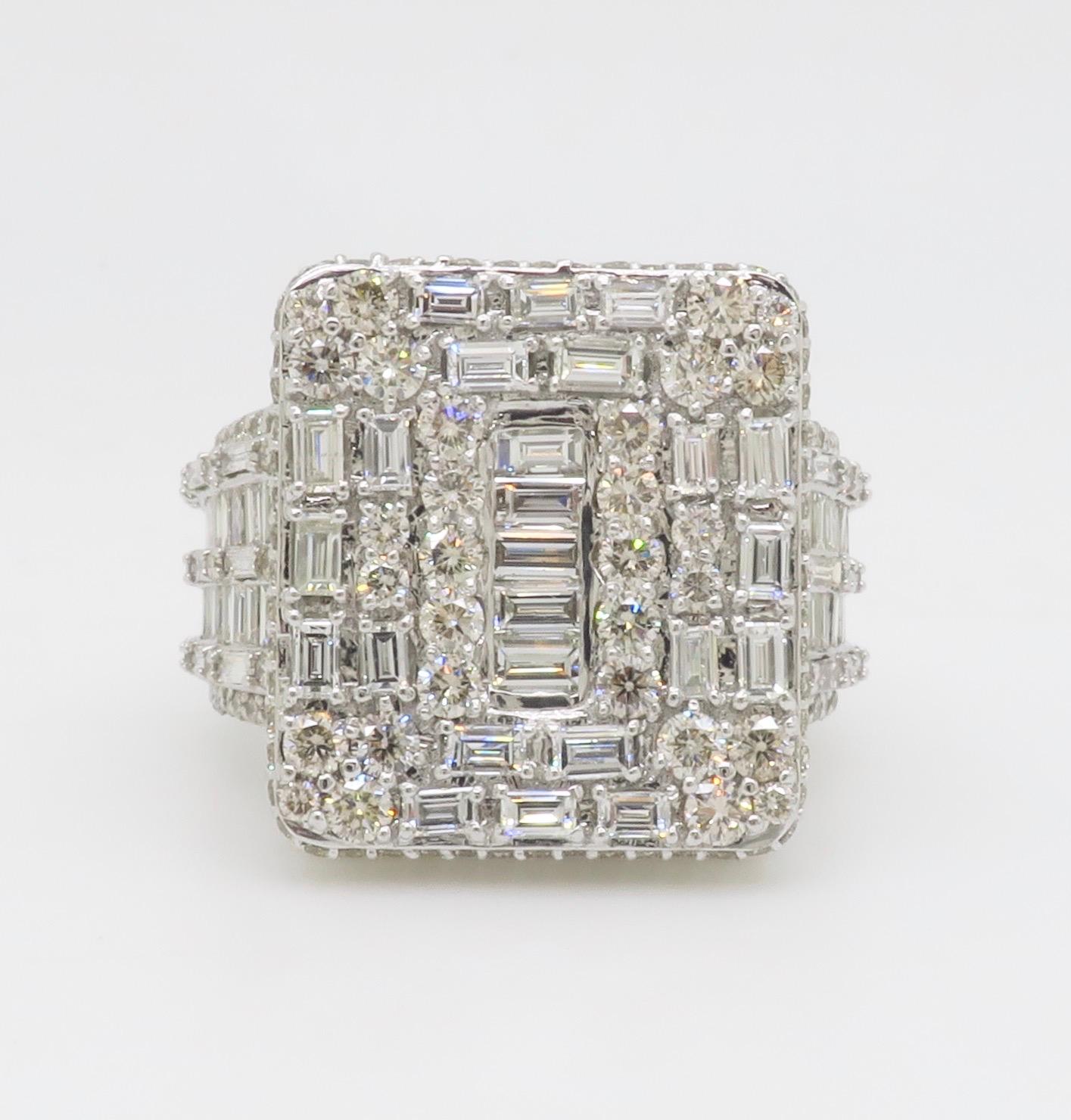 Intrincado Anillo con Diamantes Incrustados hecho con 5,65 TQW de Diamantes en venta 6