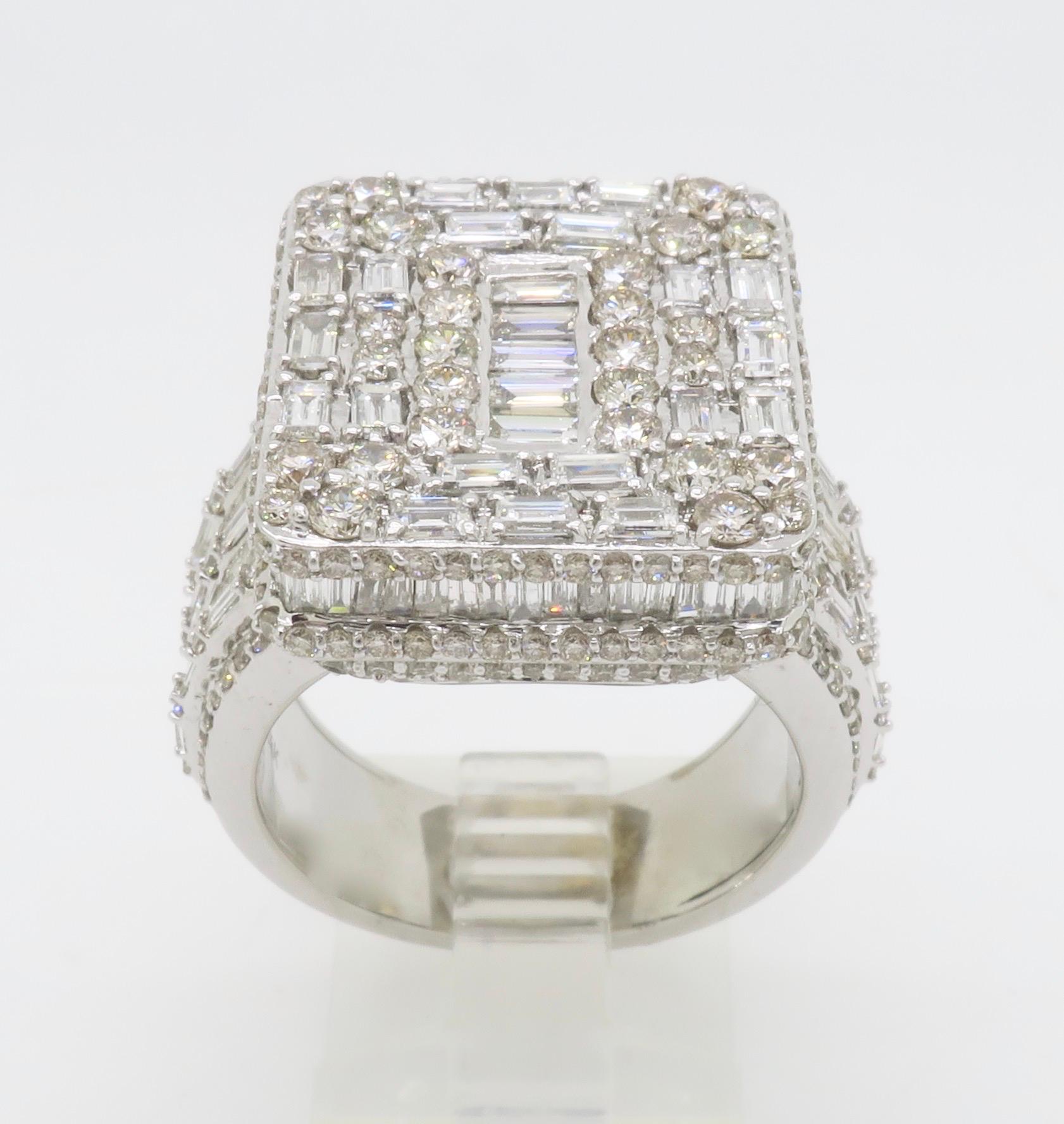 Intrincado Anillo con Diamantes Incrustados hecho con 5,65 TQW de Diamantes en venta 12