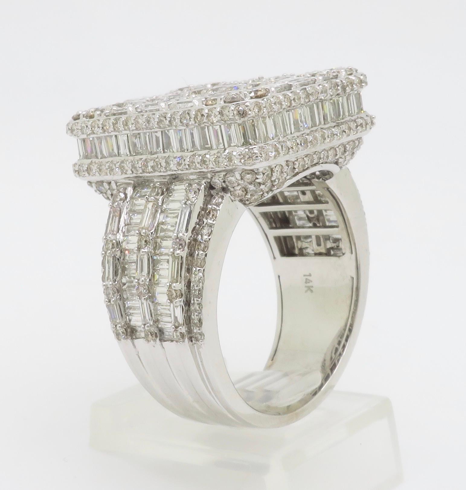 Intrincado Anillo con Diamantes Incrustados hecho con 5,65 TQW de Diamantes en venta 14