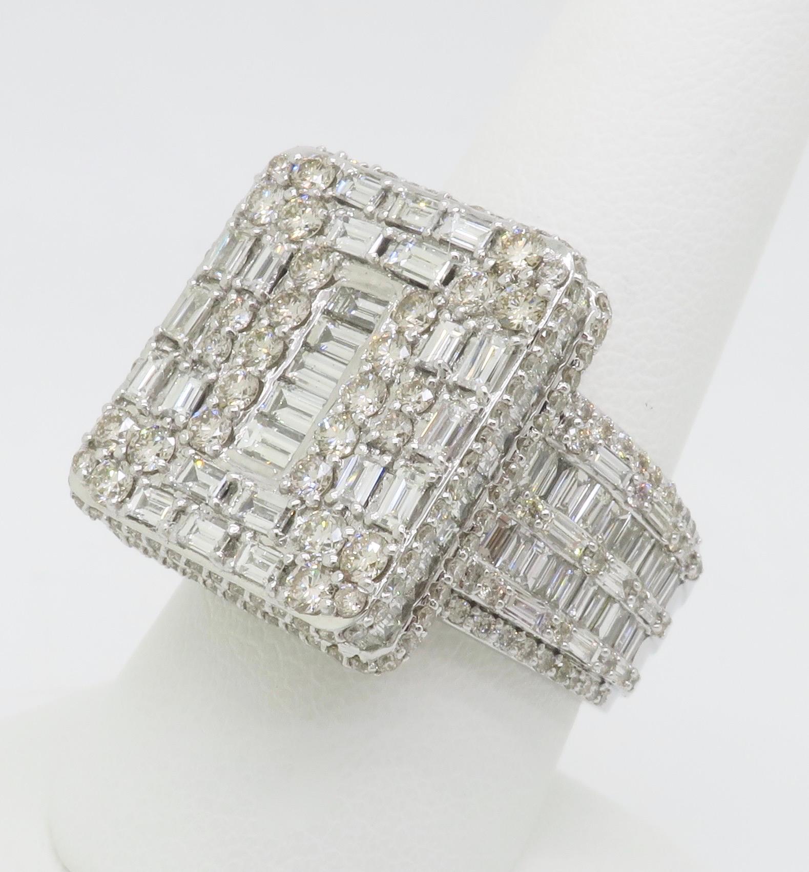 Intrincado Anillo con Diamantes Incrustados hecho con 5,65 TQW de Diamantes en venta 1