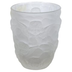Retro Cherub-Relief Frosted Glass Vase: Artistic Elegance for Home or Collection