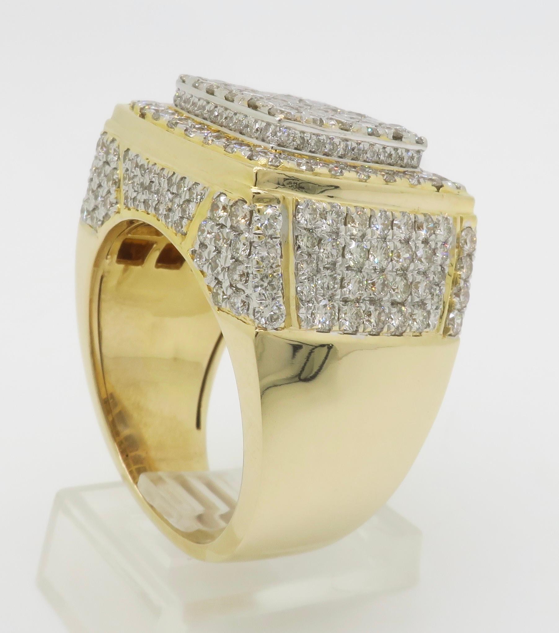 Intricate High Quality Men's ring made with 4.52CTW of Earth Mined Diamonds For Sale 9