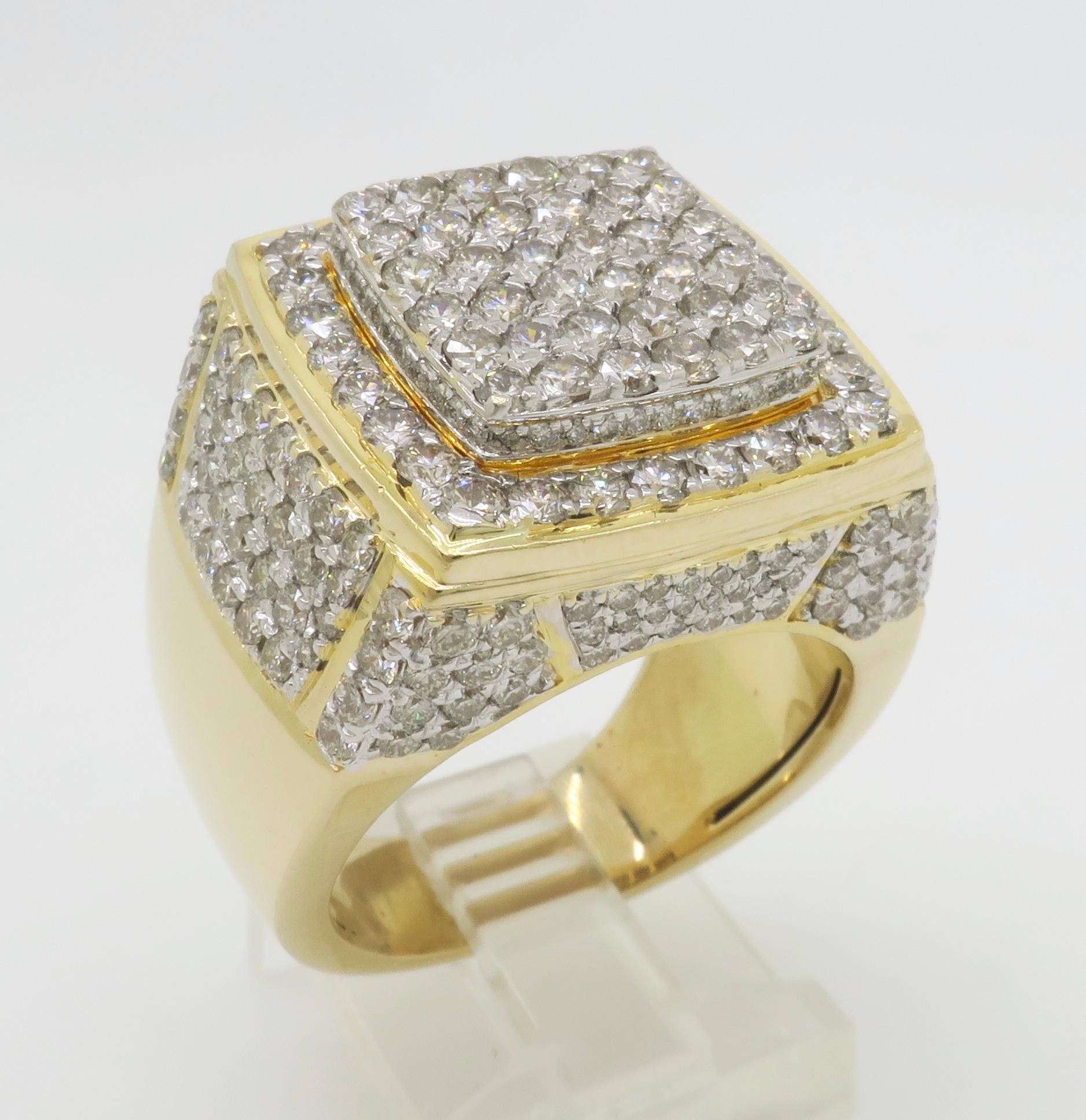 Intricate High Quality Men's ring made with 4.52CTW of Earth Mined Diamonds For Sale 10