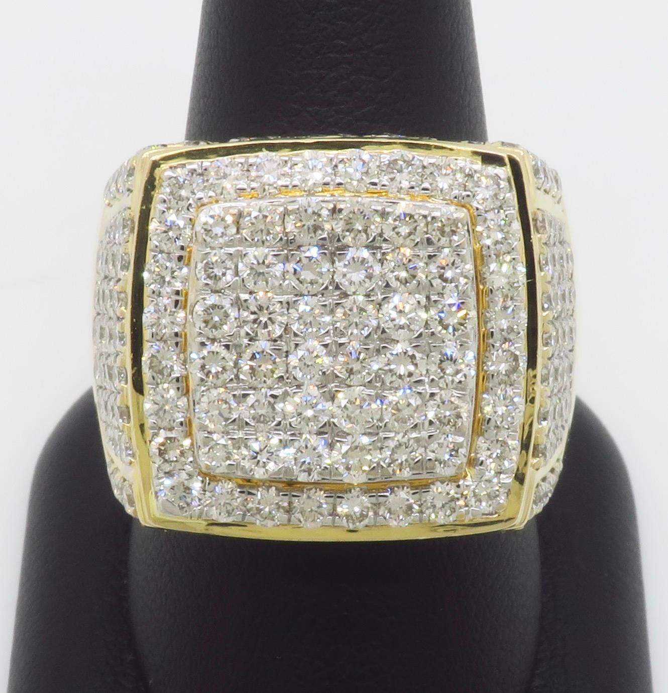 Intricate High Quality Men's ring made with 4.52CTW of Earth Mined Diamonds For Sale 1