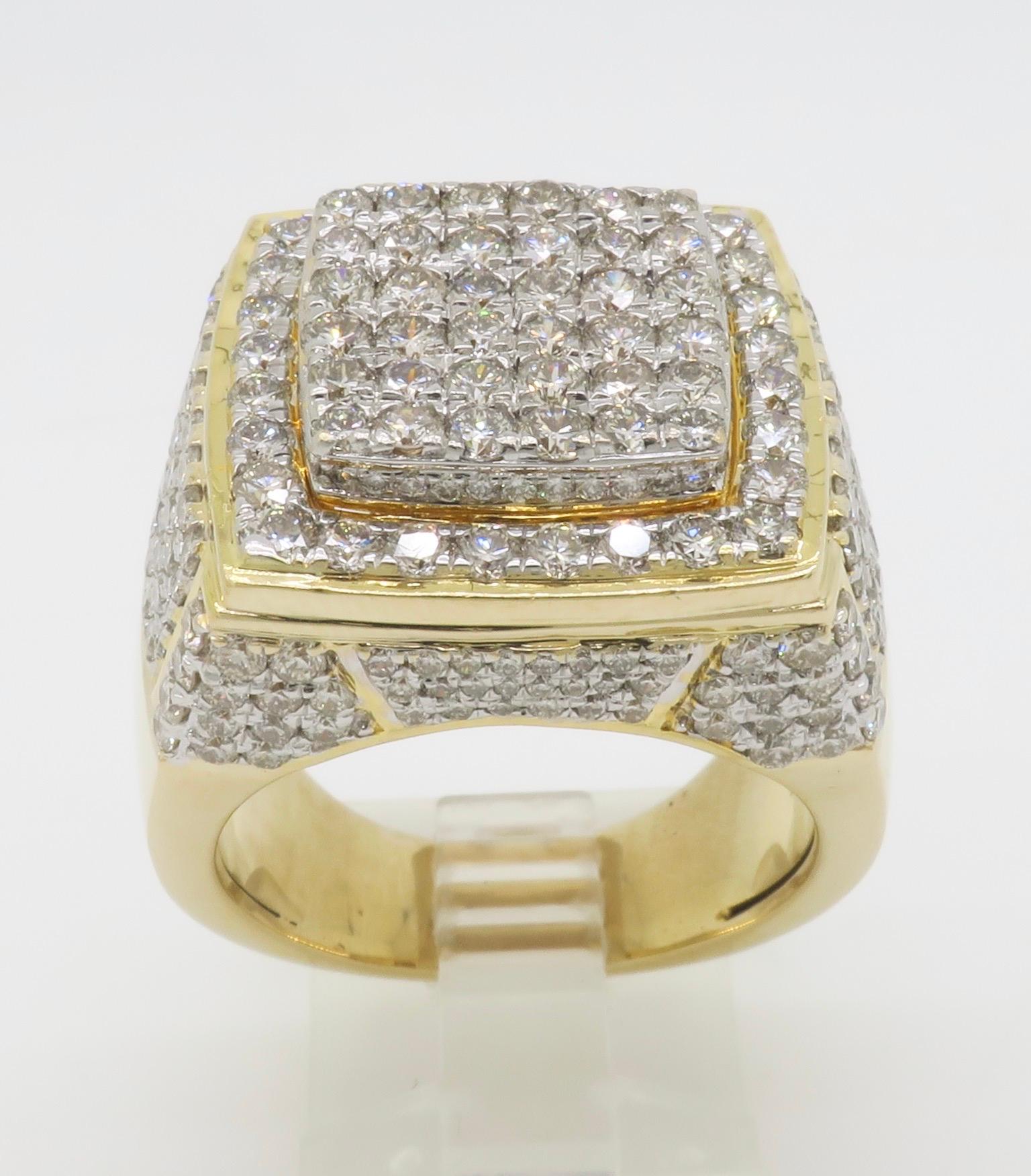 Intricate High Quality Men's ring made with 4.52CTW of Earth Mined Diamonds For Sale 4