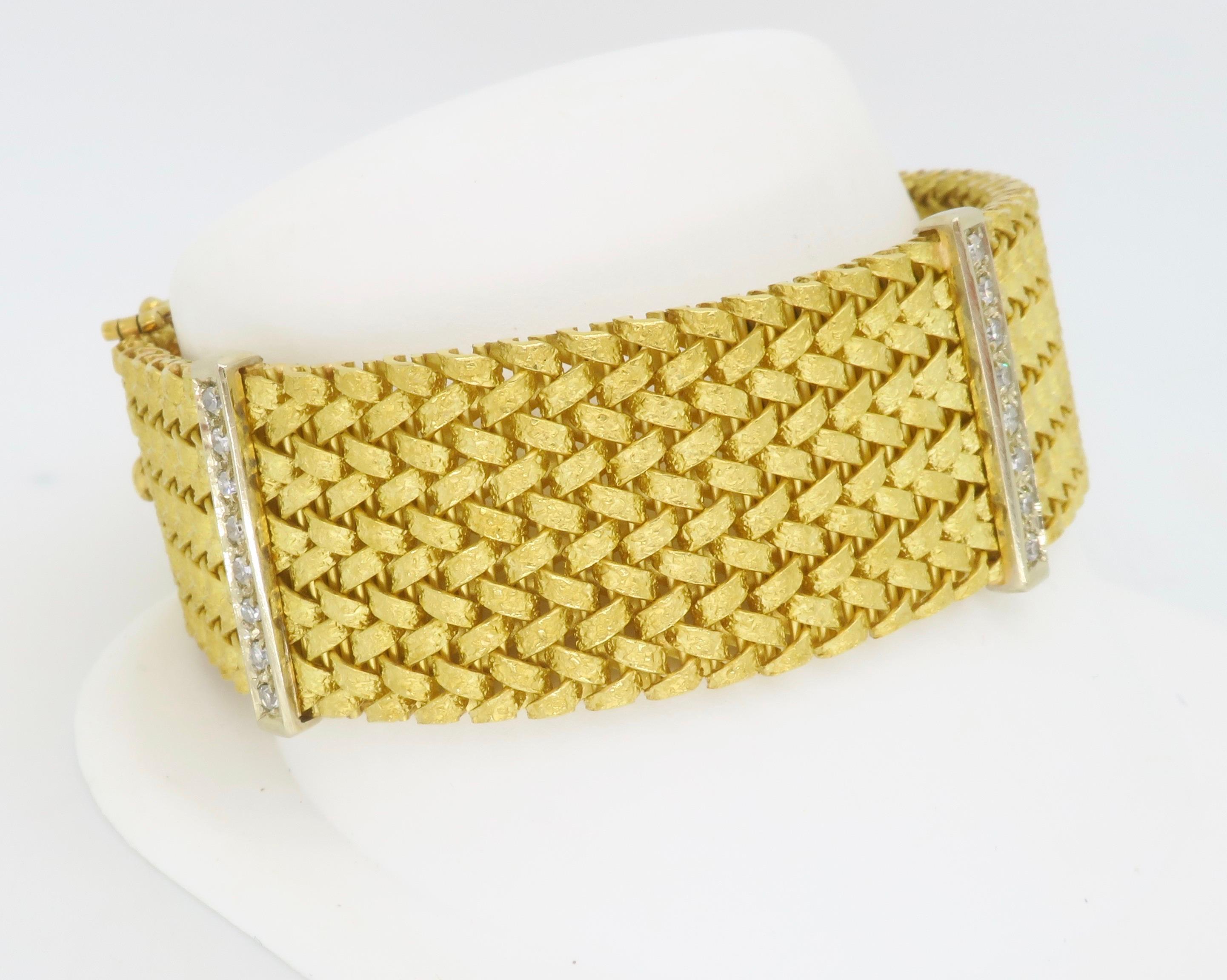 Round Cut Intricate Mesh Bracelet Made in 18k Yellow Gold with Diamonds