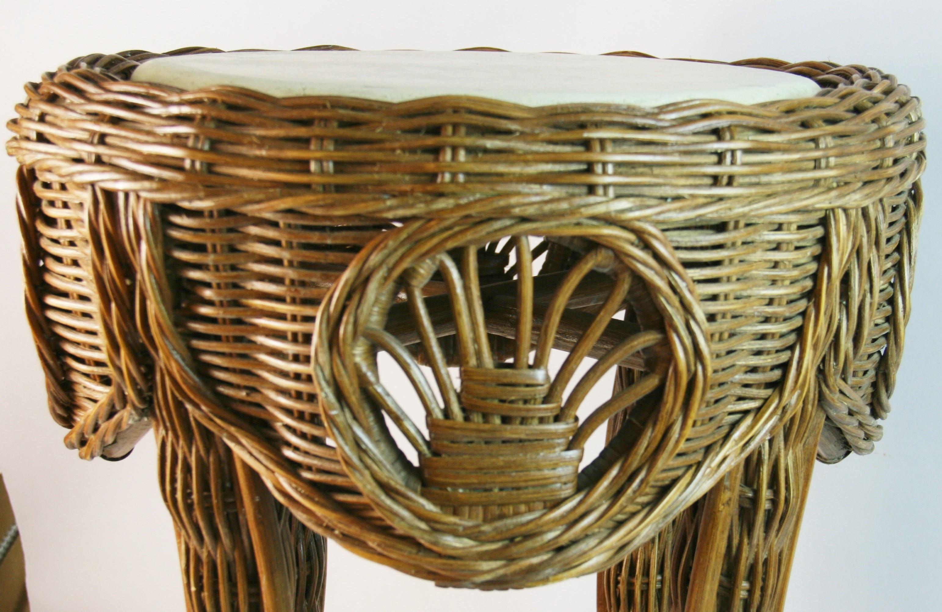 Intricate Rattan and Wicker Side/Center table with Travertine Marble Top In Good Condition For Sale In Douglas Manor, NY