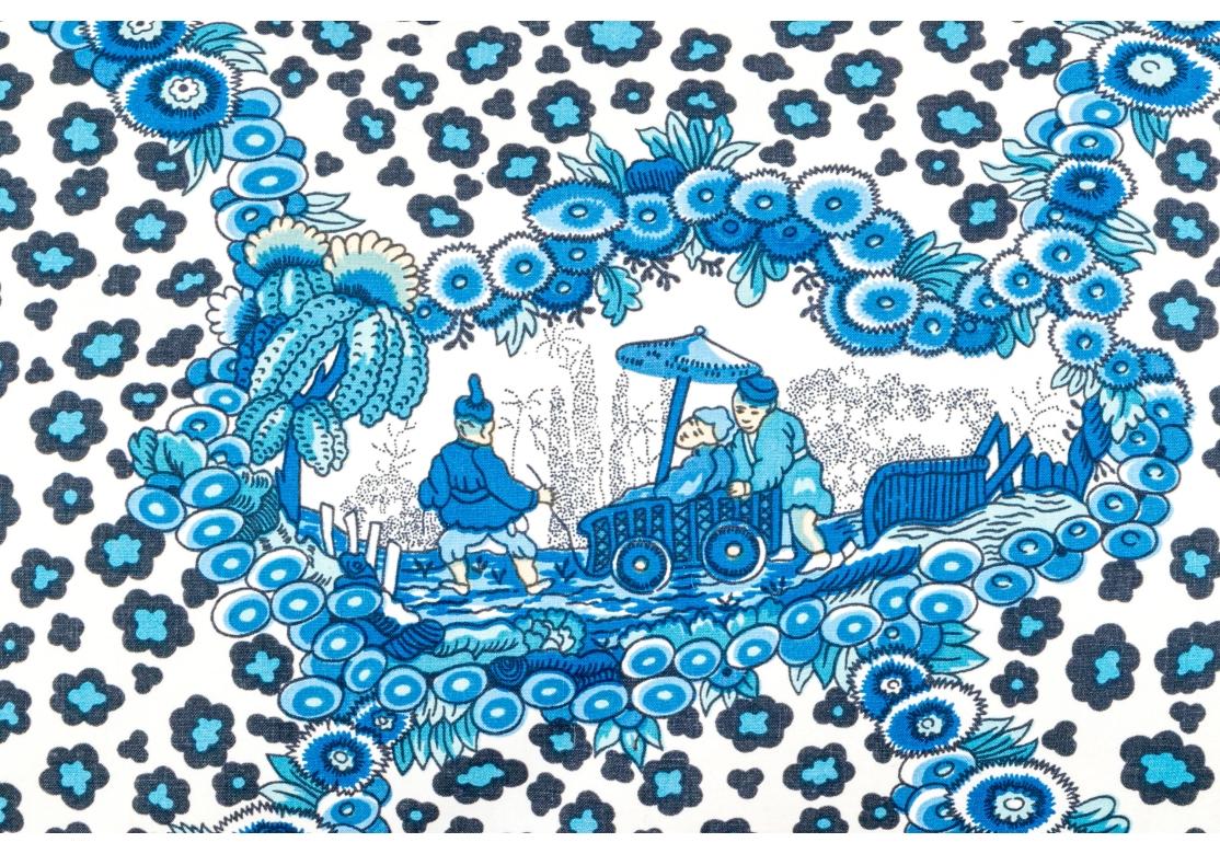 XX secolo Tavolozza in stile Louis Cane intricatamente intagliata con cuscino personalizzato in vendita