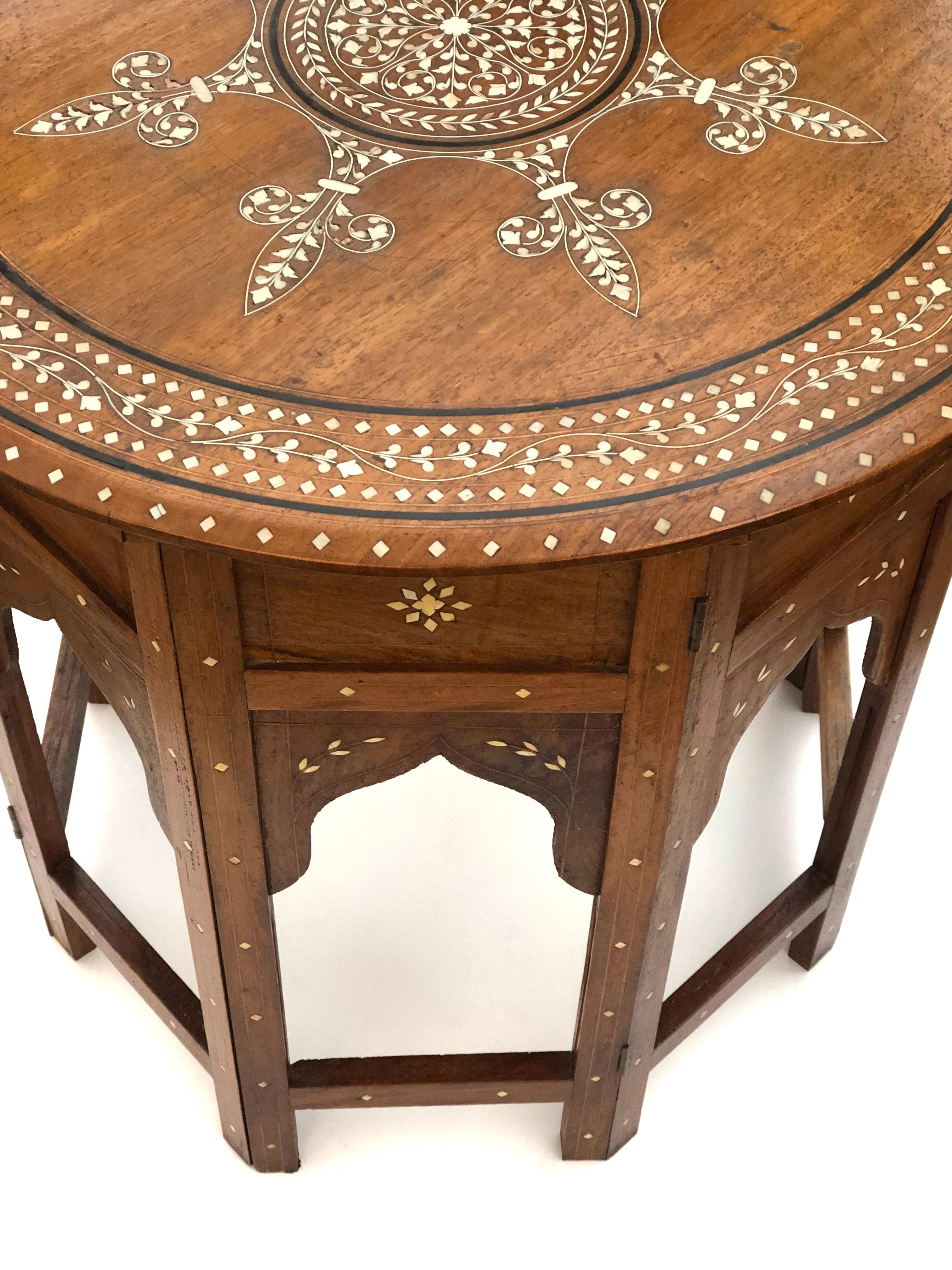 Intricately Inlaid Anglo Indian Circular Traveling Table In Good Condition In San Francisco, CA