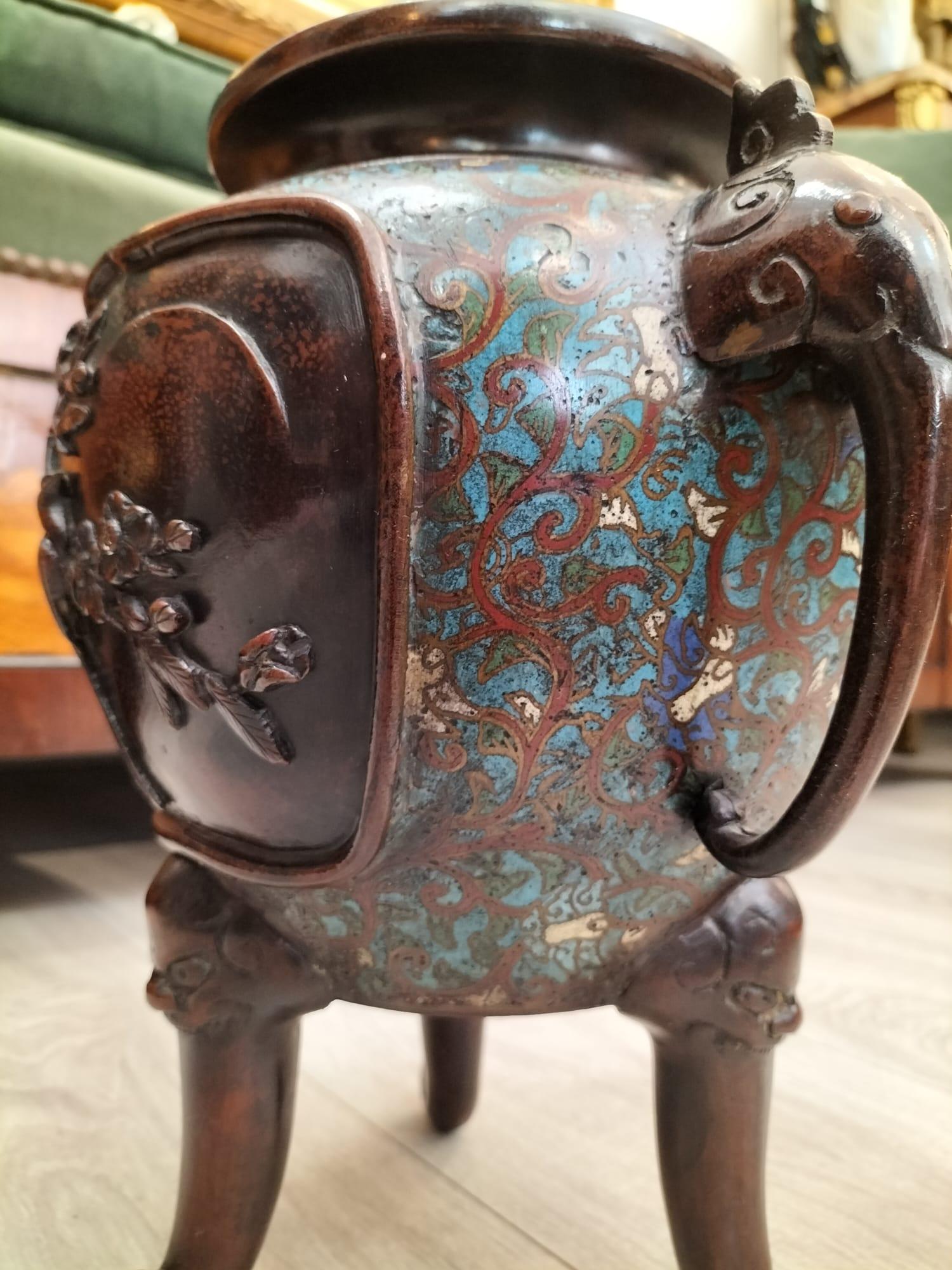 Intricately Ornamented japanese Incense Burner-Vase in Bronze and Enamel For Sale 4