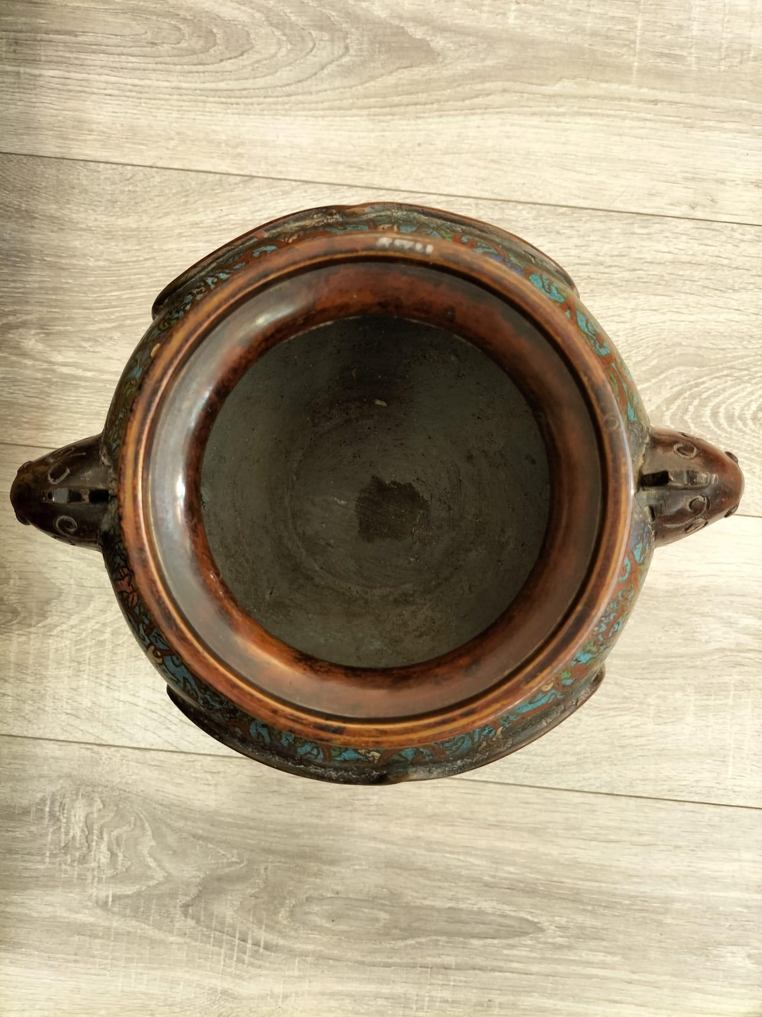 Intricately Ornamented japanese Incense Burner-Vase in Bronze and Enamel For Sale 7